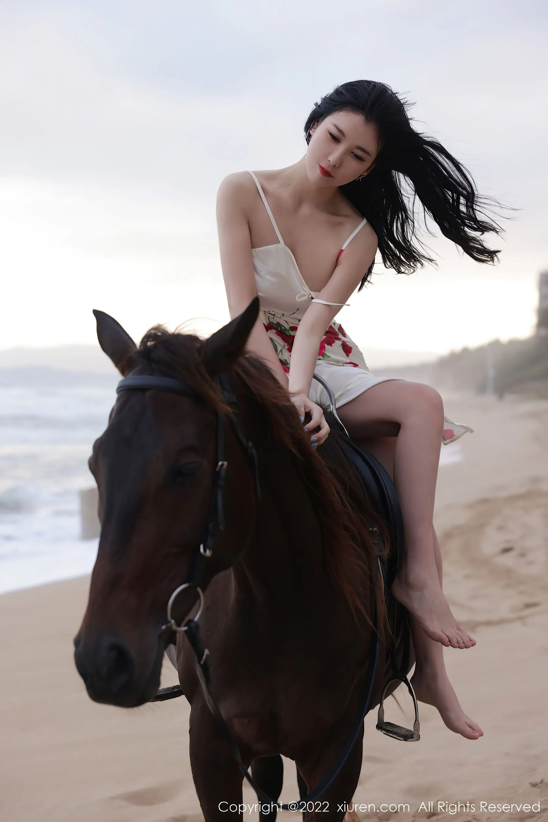 秀人网 No.4915 李雅柔182CM 海边美女性感写真插图1