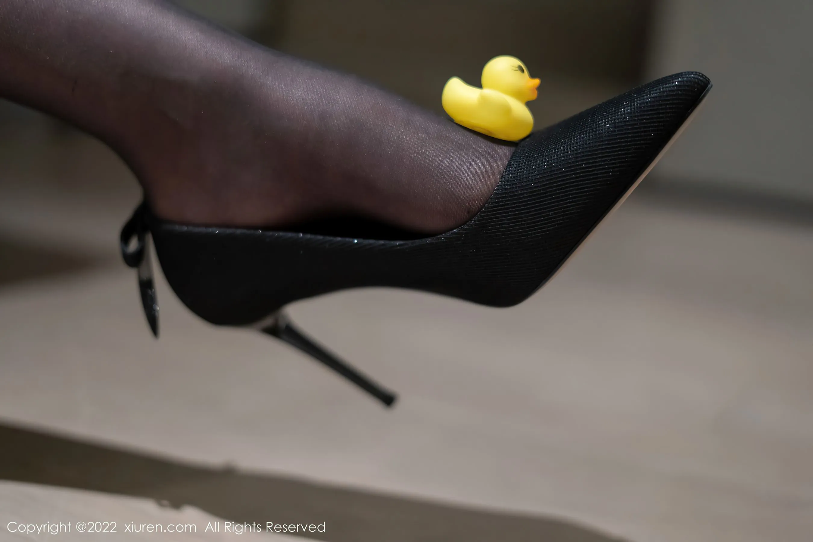 秀人网 No.4880 李雅柔182CM 黑丝美腿插图5