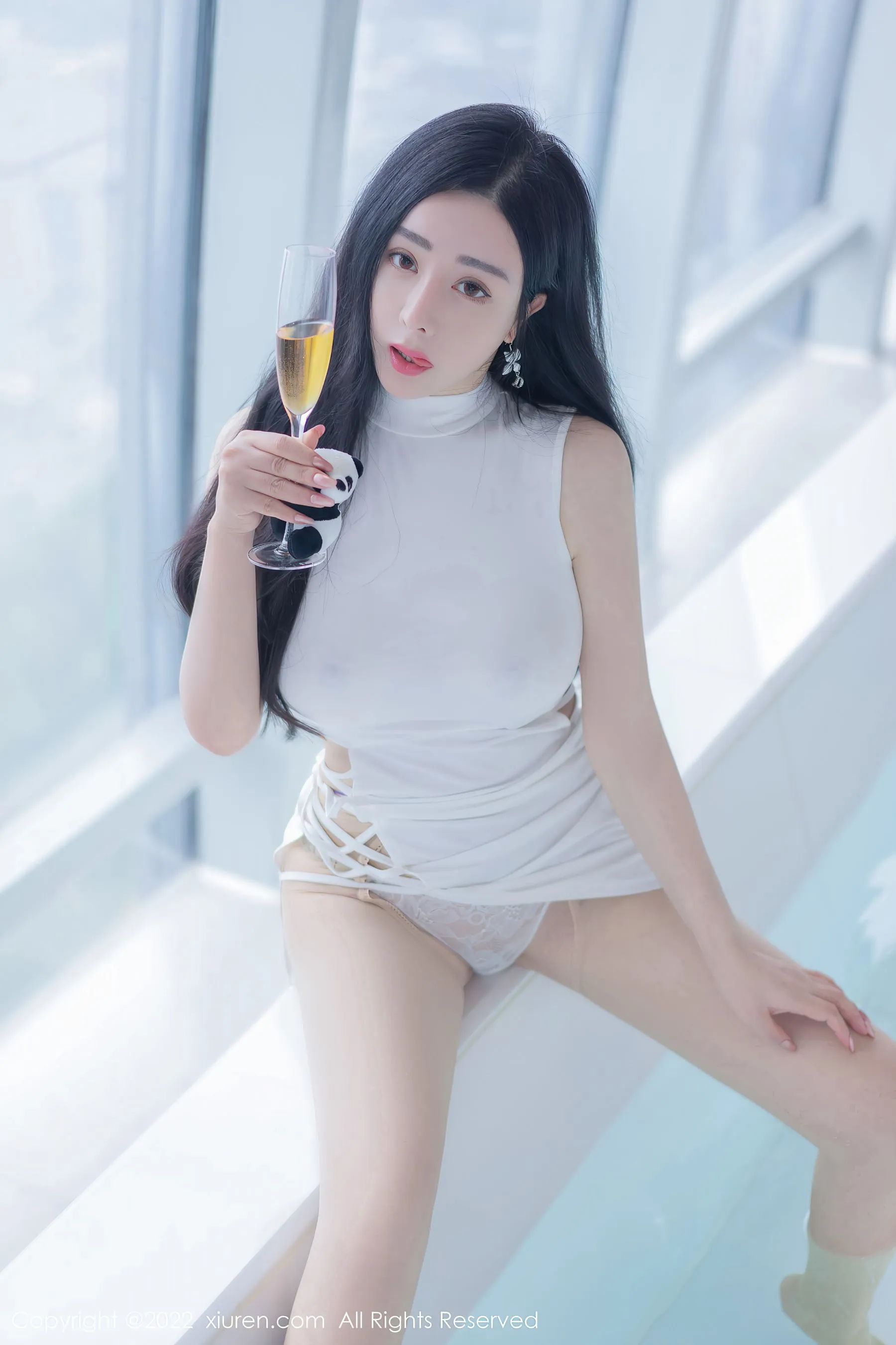 秀人网 No.4855 允爾 美臀美腿丰乳写真插图2