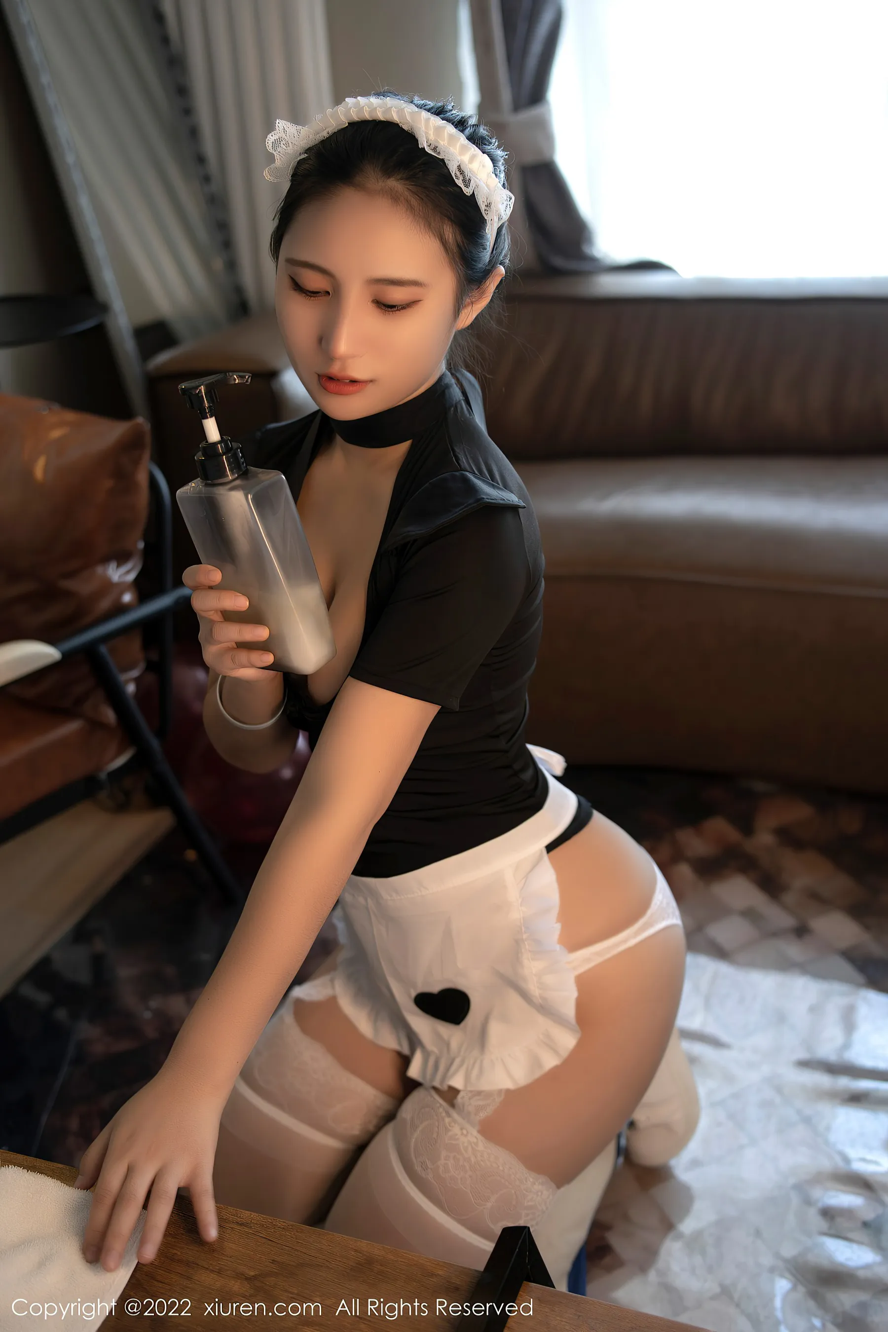 秀人网 No.4554 久久Aimee 女仆装插图6