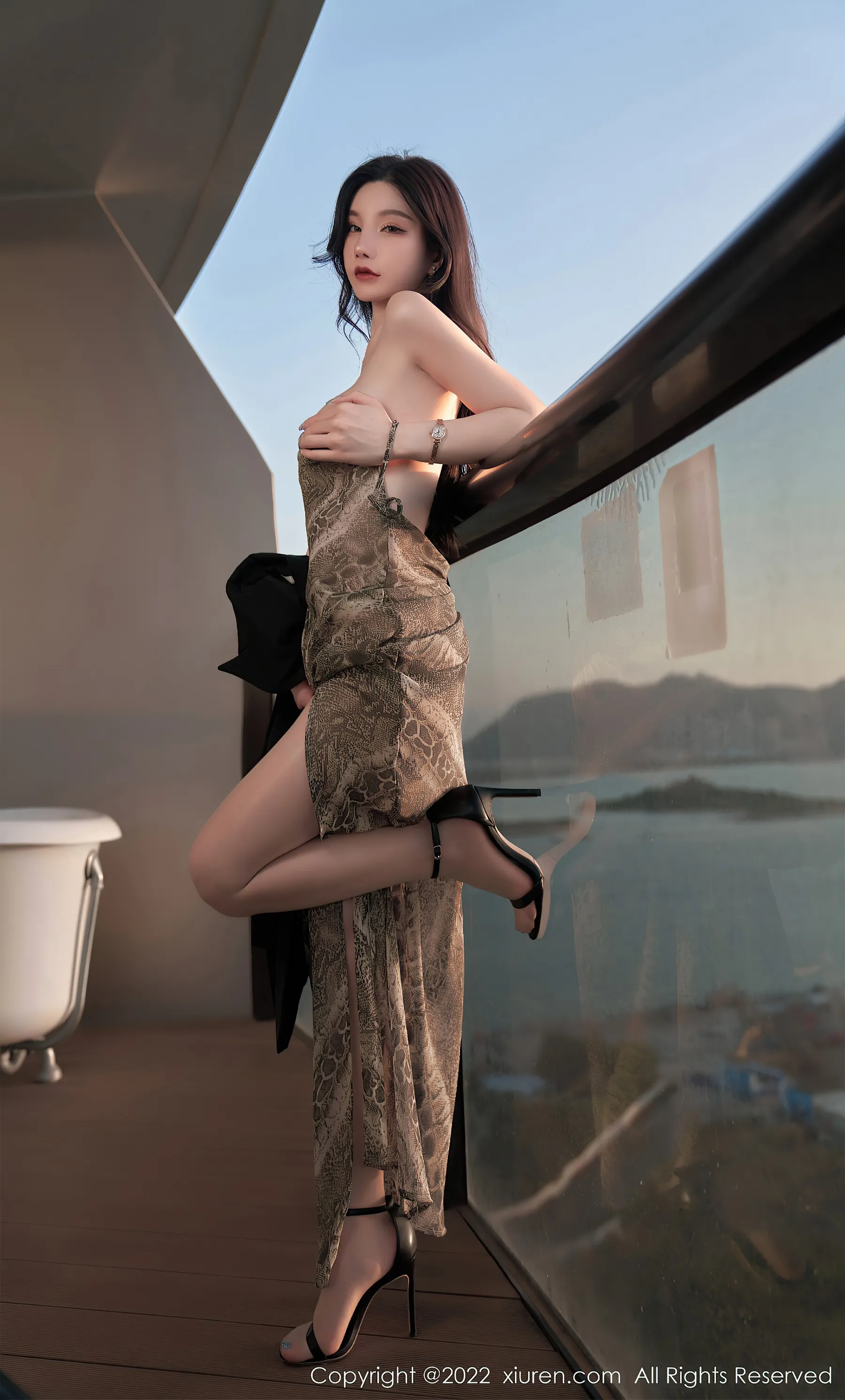 秀人网 No.4676 周于希Sally 三亚旅拍丝袜写真插图7