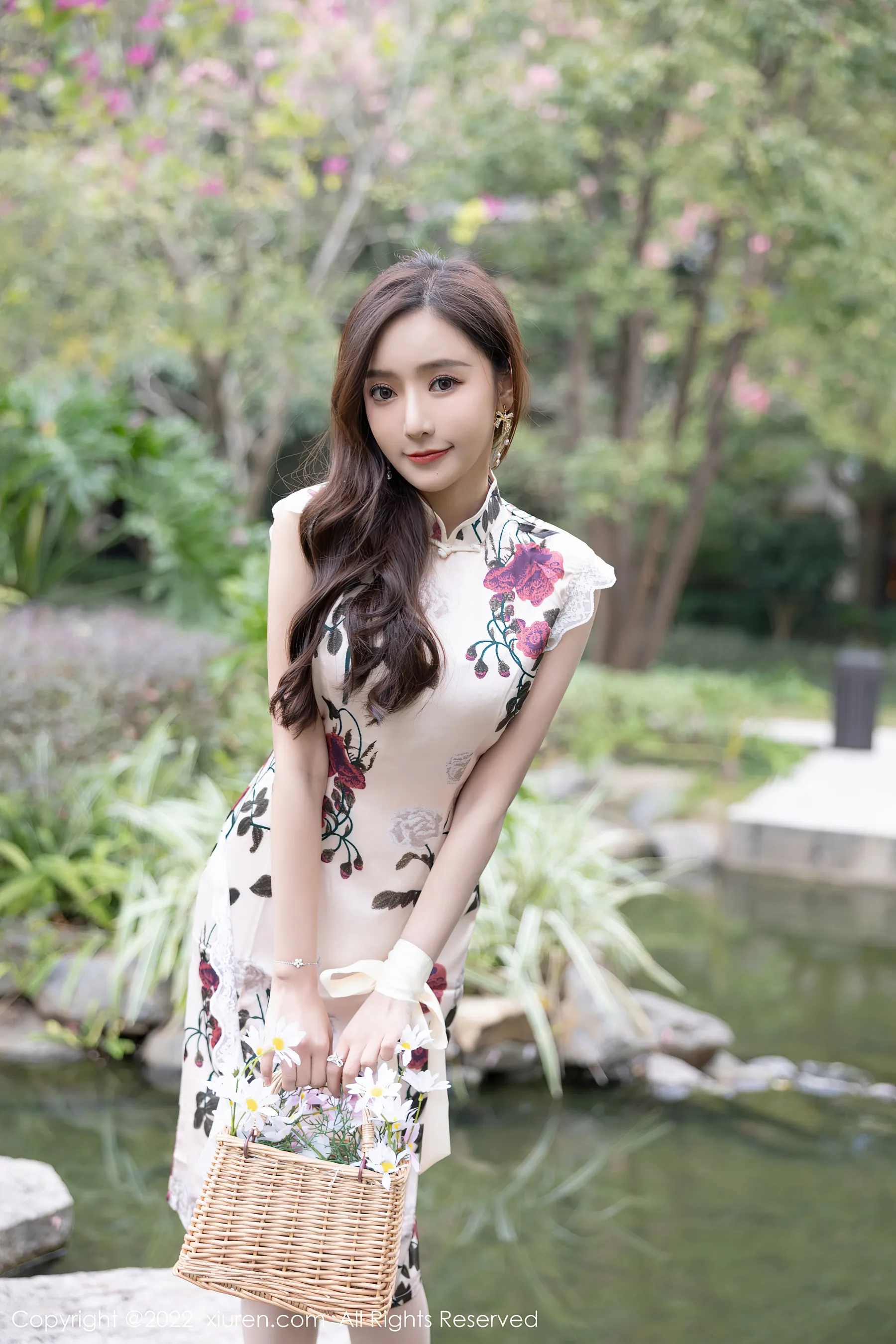 秀人网 No.4688 王馨瑶yanni 旗袍美腿丝袜写真插图1