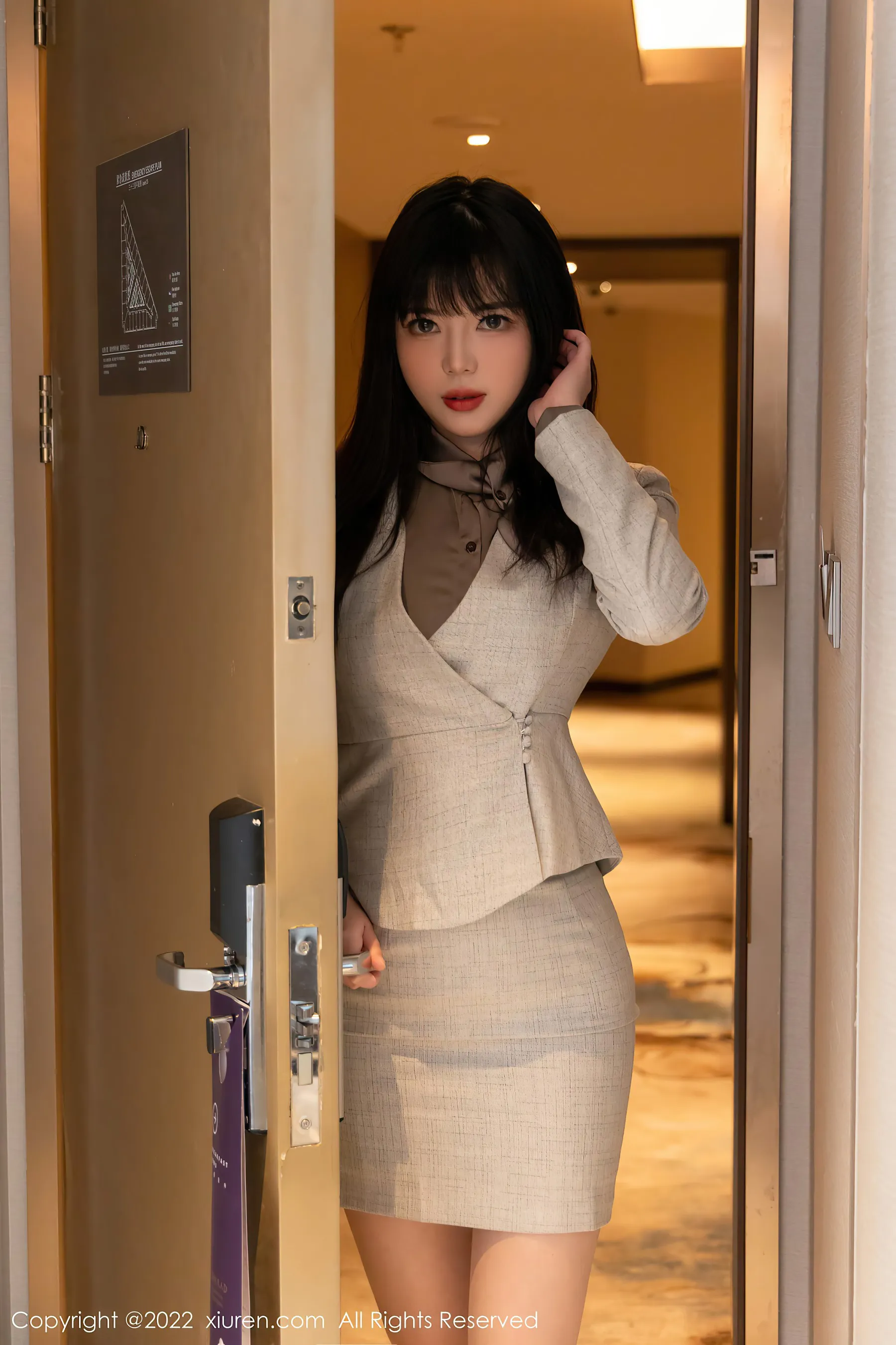 秀人网 No.4689 Arude薇薇 丝袜美腿短裙写真|图集秀