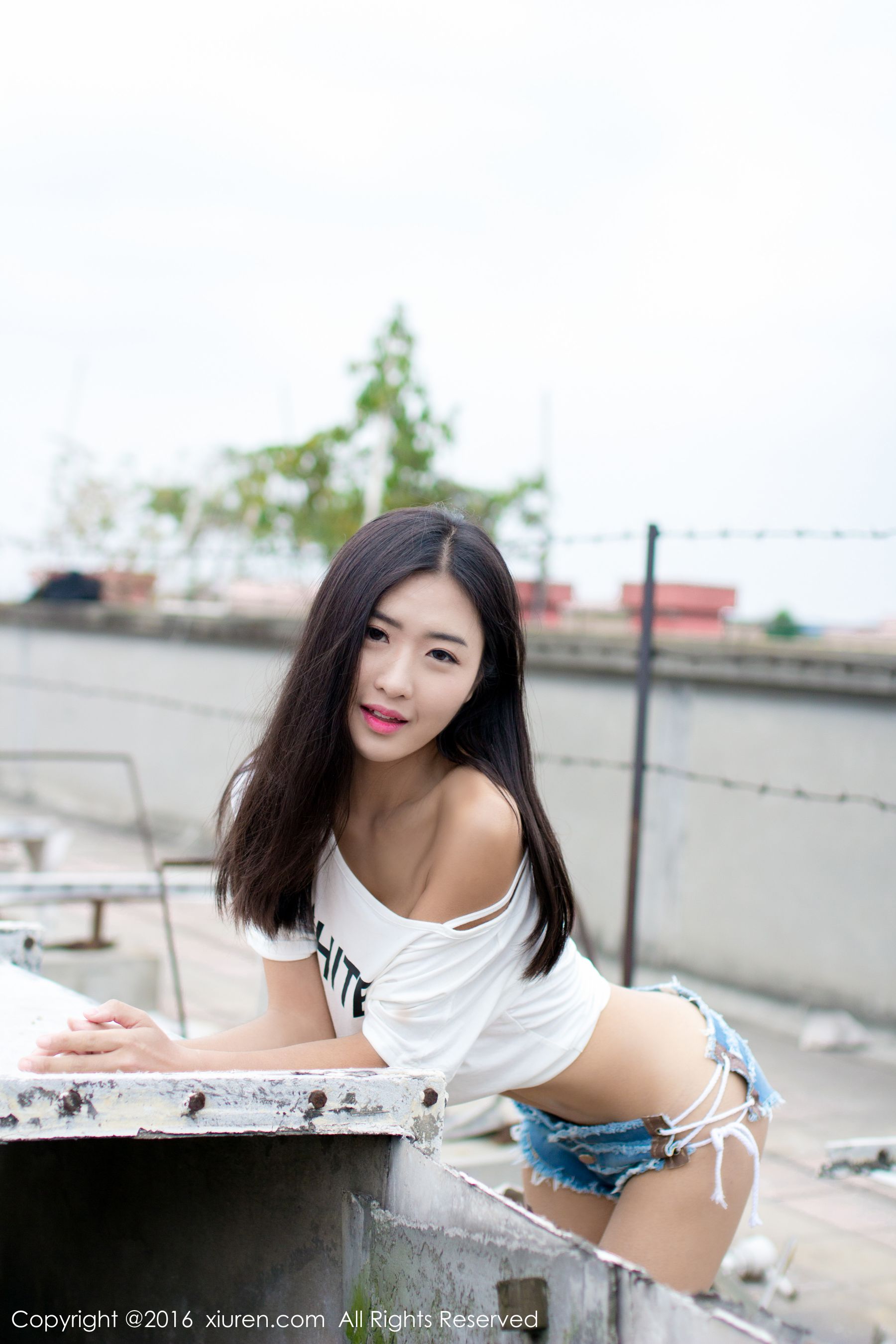 周琰琳LIN《红颜朱唇，宛若青莲出水》 秀人网 No.624插图1