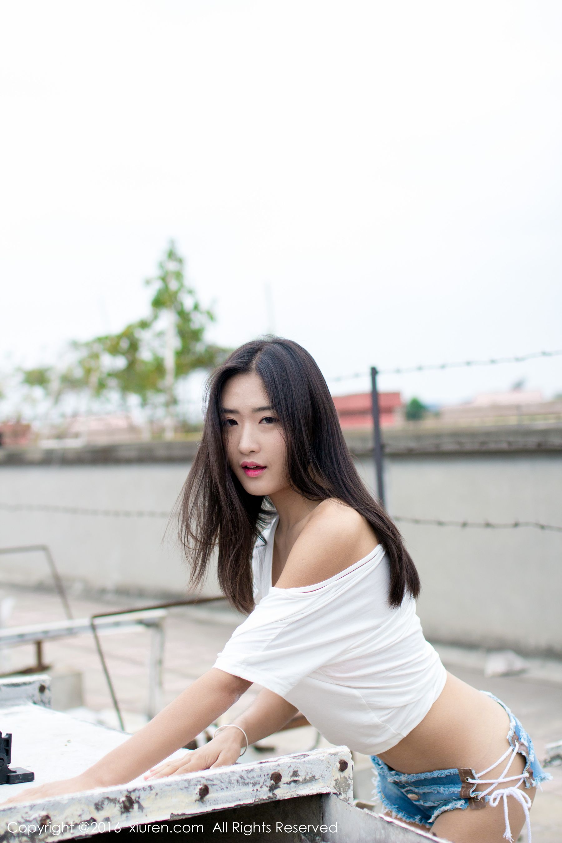 周琰琳LIN《红颜朱唇，宛若青莲出水》 秀人网 No.624插图3