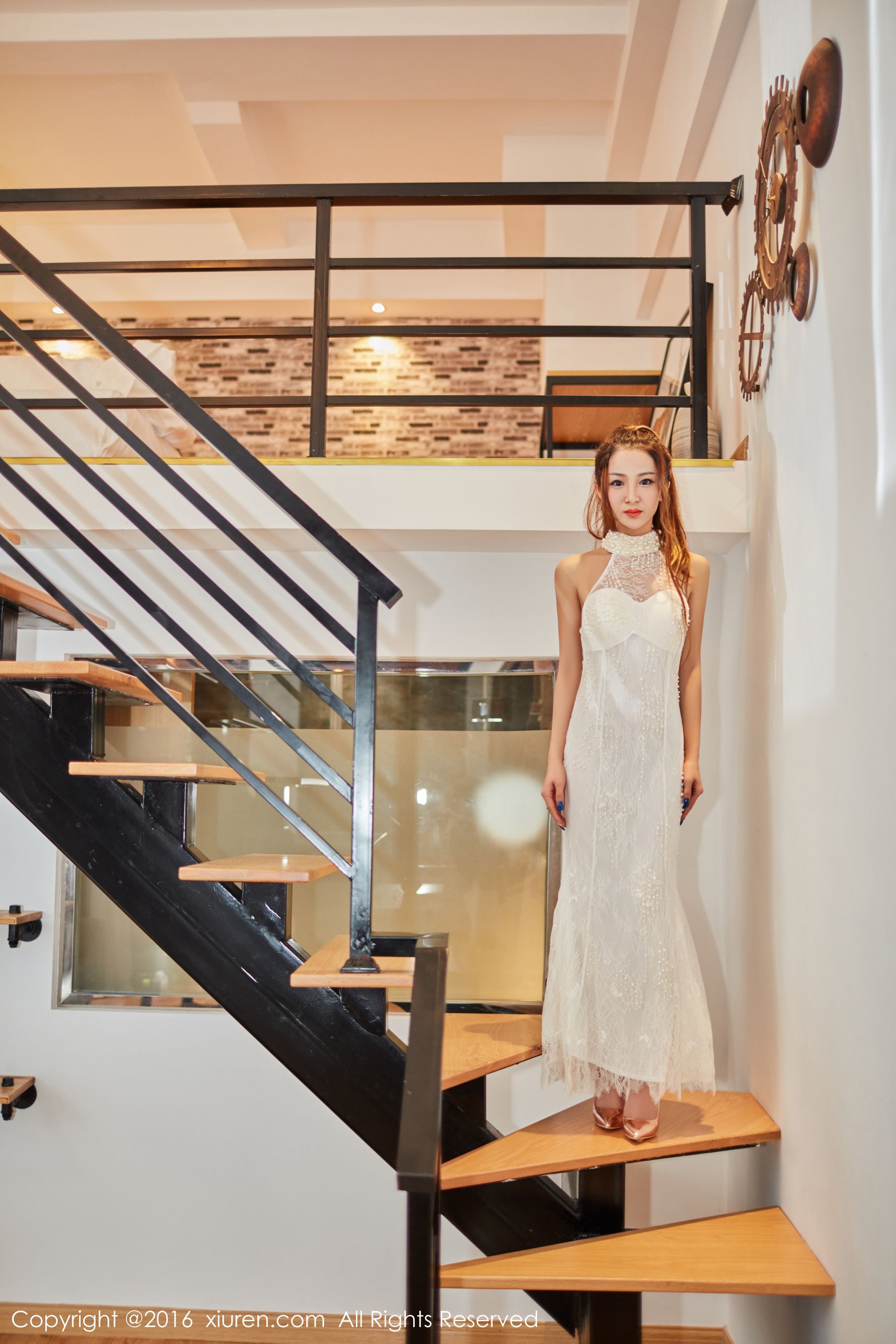 Sugar梁莹《修长的美腿与浑圆的翘臀》 秀人网 No.631插图2