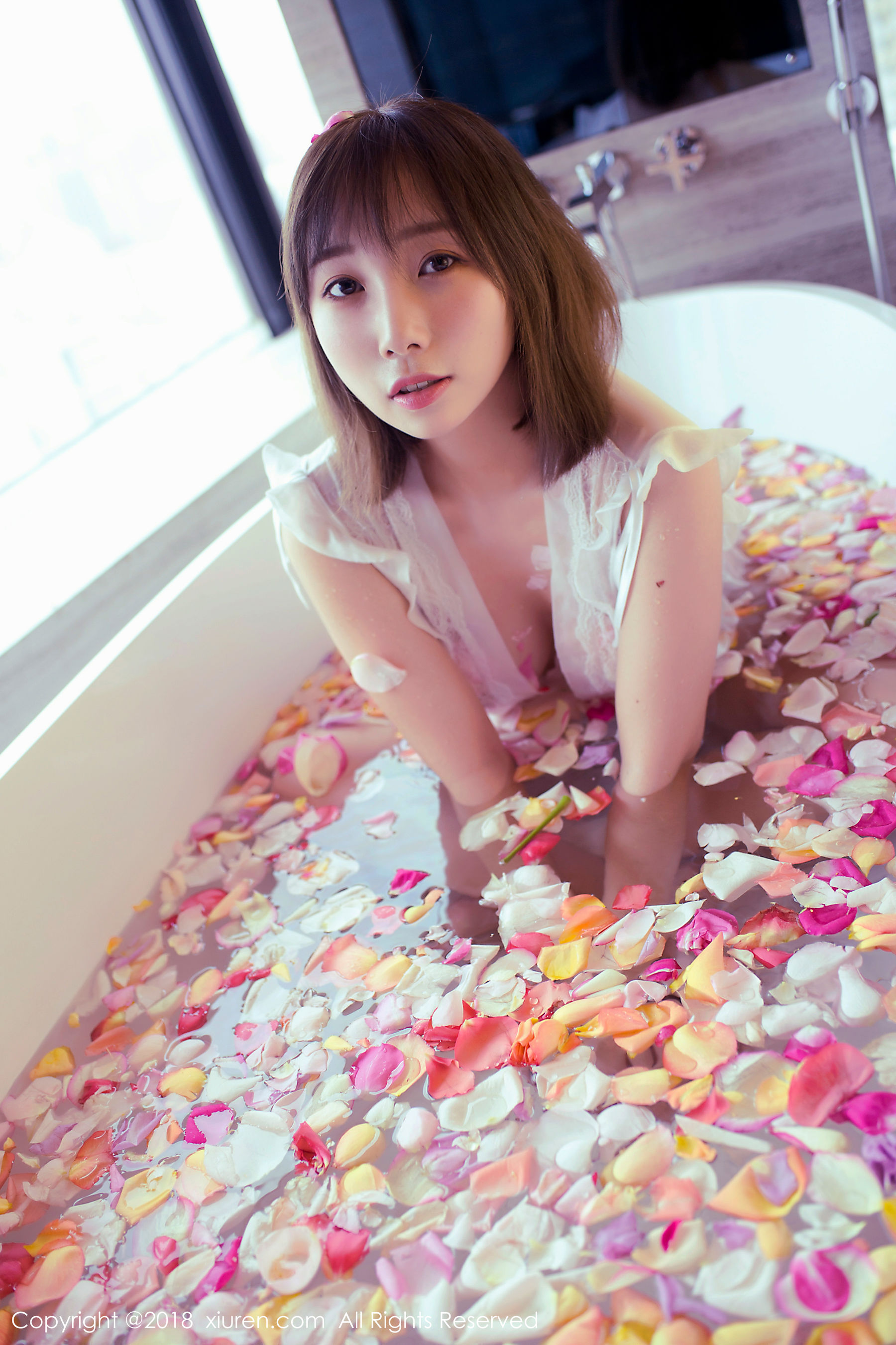 枝恩《短发百变大美女》 秀人网XIUREN No.981插图3