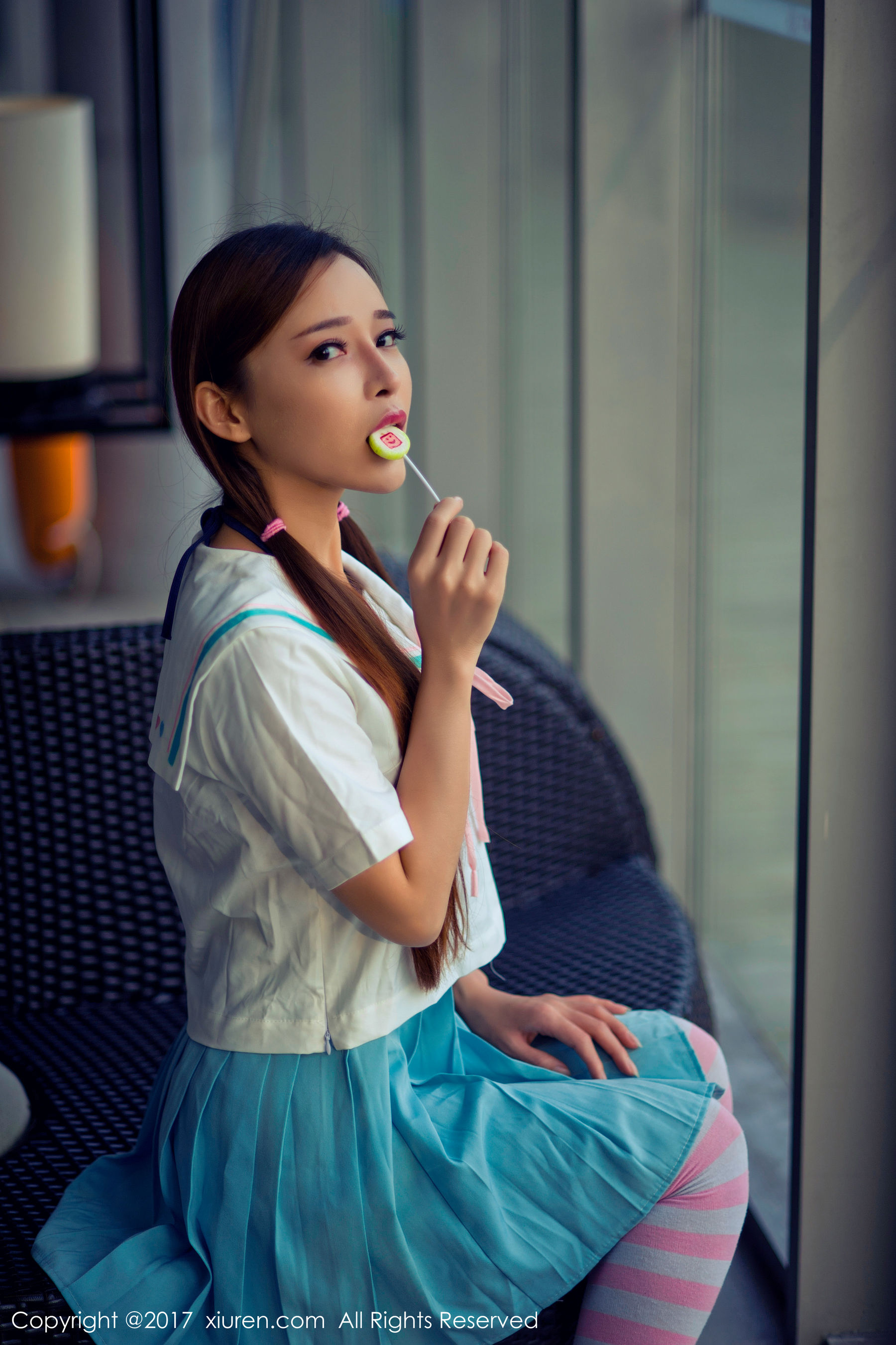 艾小青《人体泡沫浴+日系学生服泳池棒棒糖》 秀人 NO.866插图4