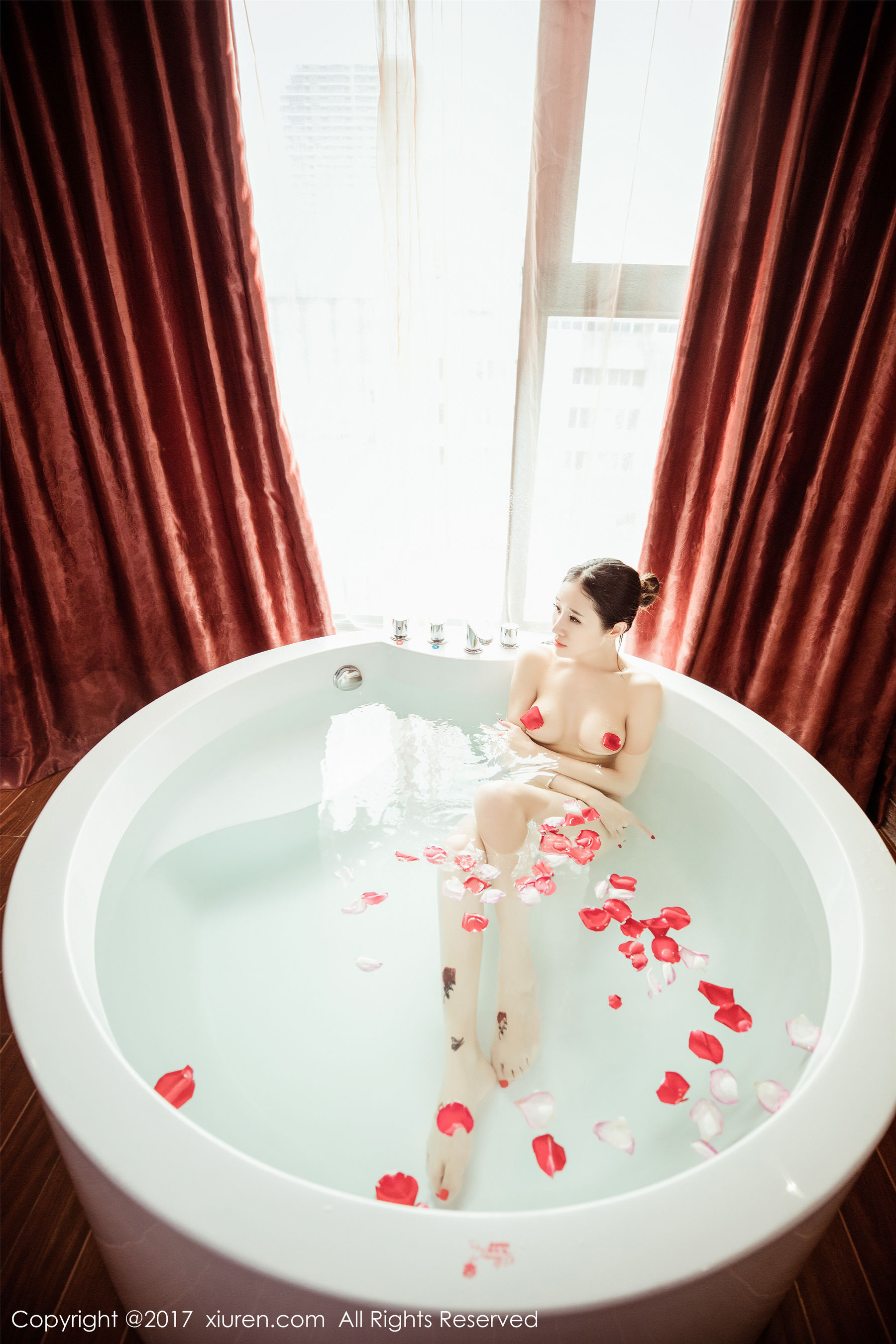 小杨幂@馨怡《花瓣浴、透视蕾丝内衣+野性豹纹》 秀人网XIUREN No.752插图7