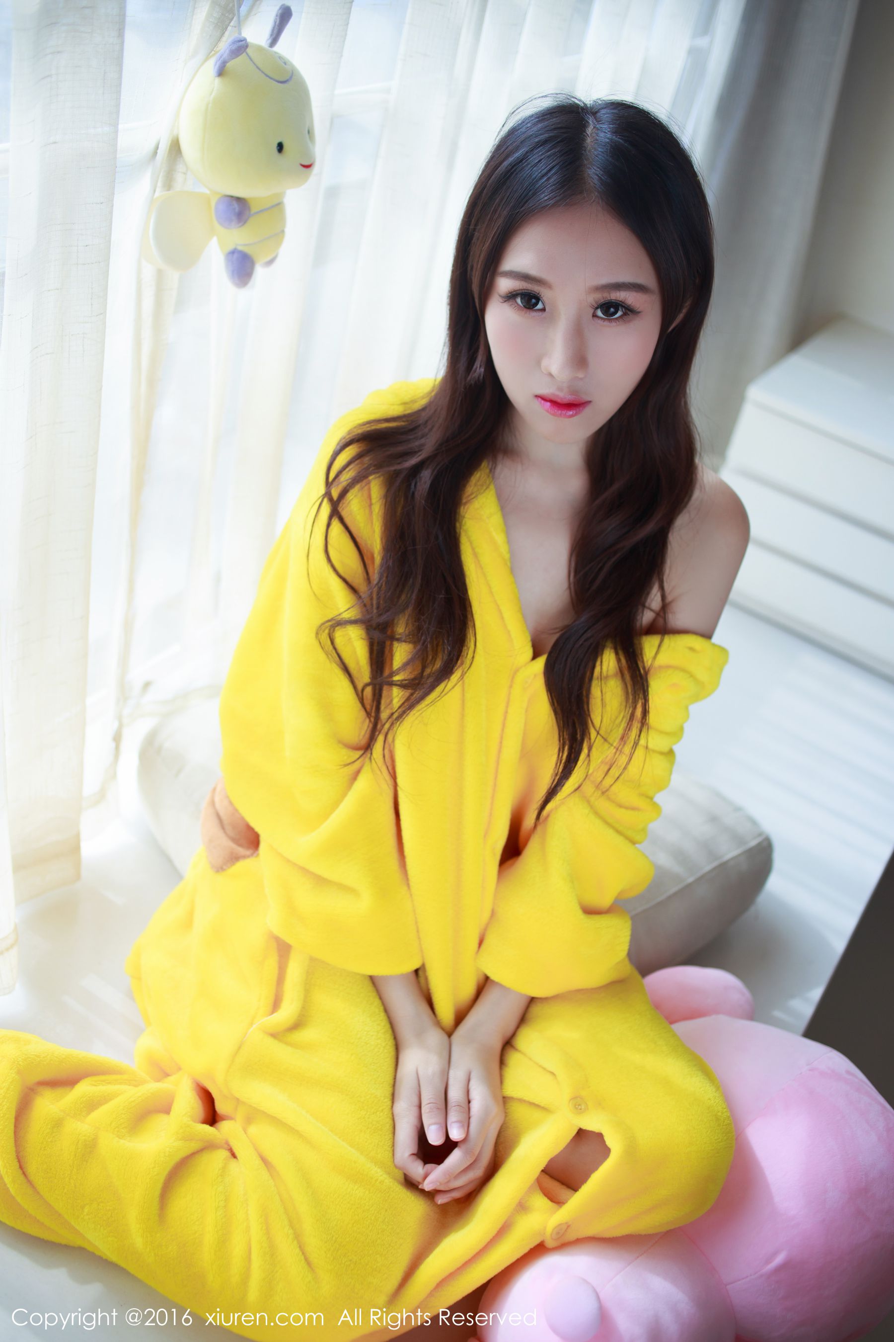 月音瞳《皮卡丘和学生制服》 秀人网 No.646插图4