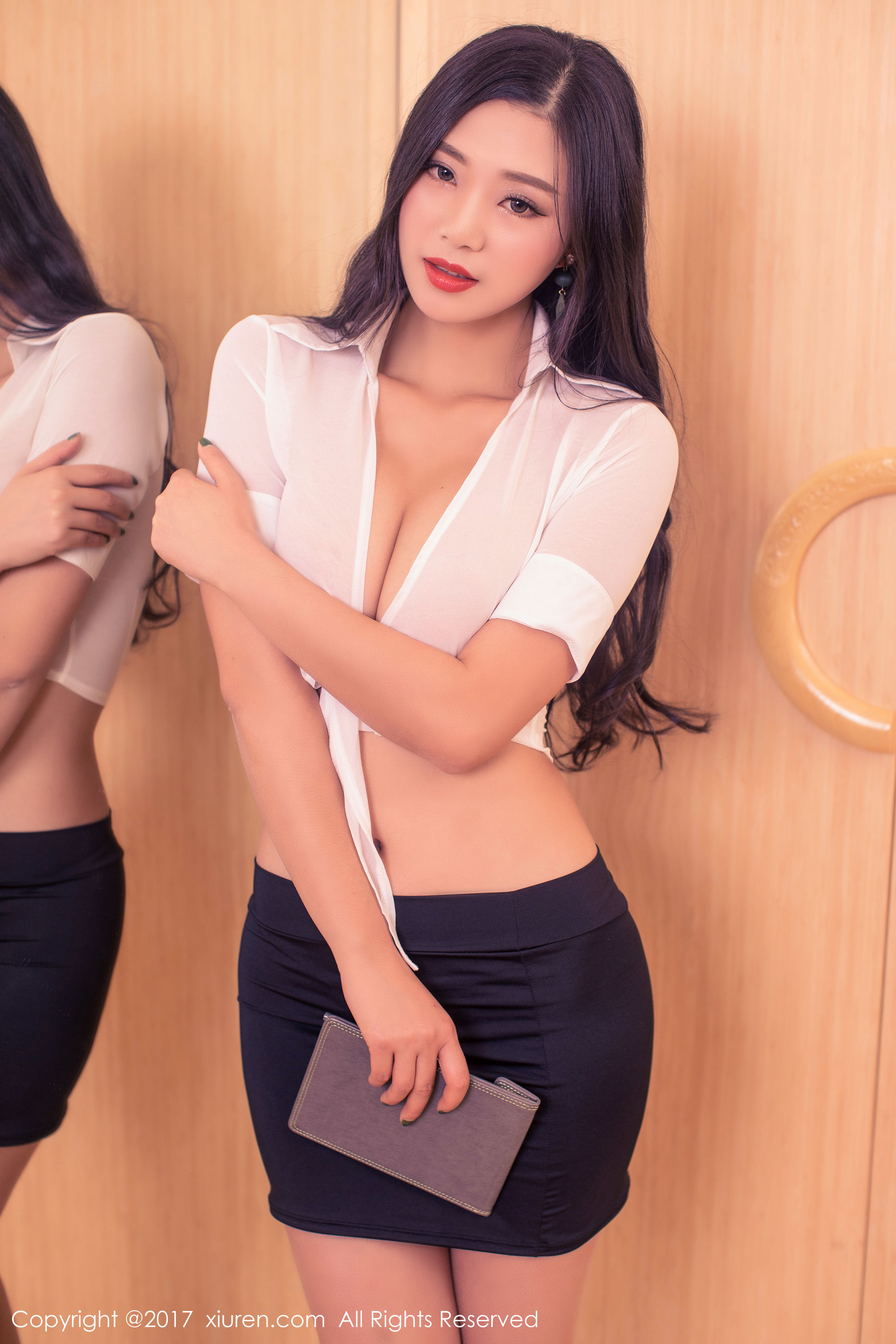 宋-KiKi《秘书制服和狂野绑带装》 秀人 NO.868插图1