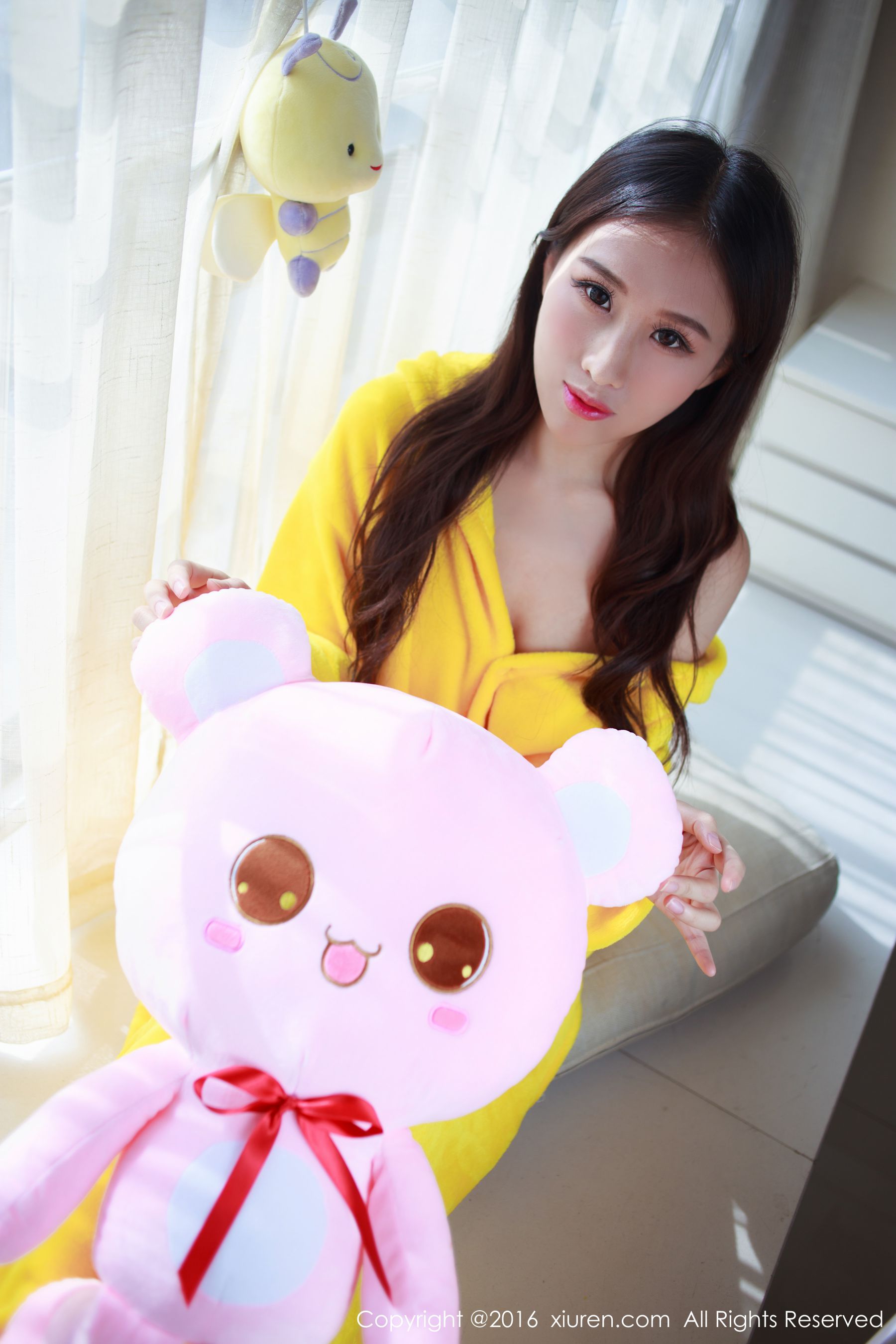 月音瞳《皮卡丘和学生制服》 秀人网 No.646插图3