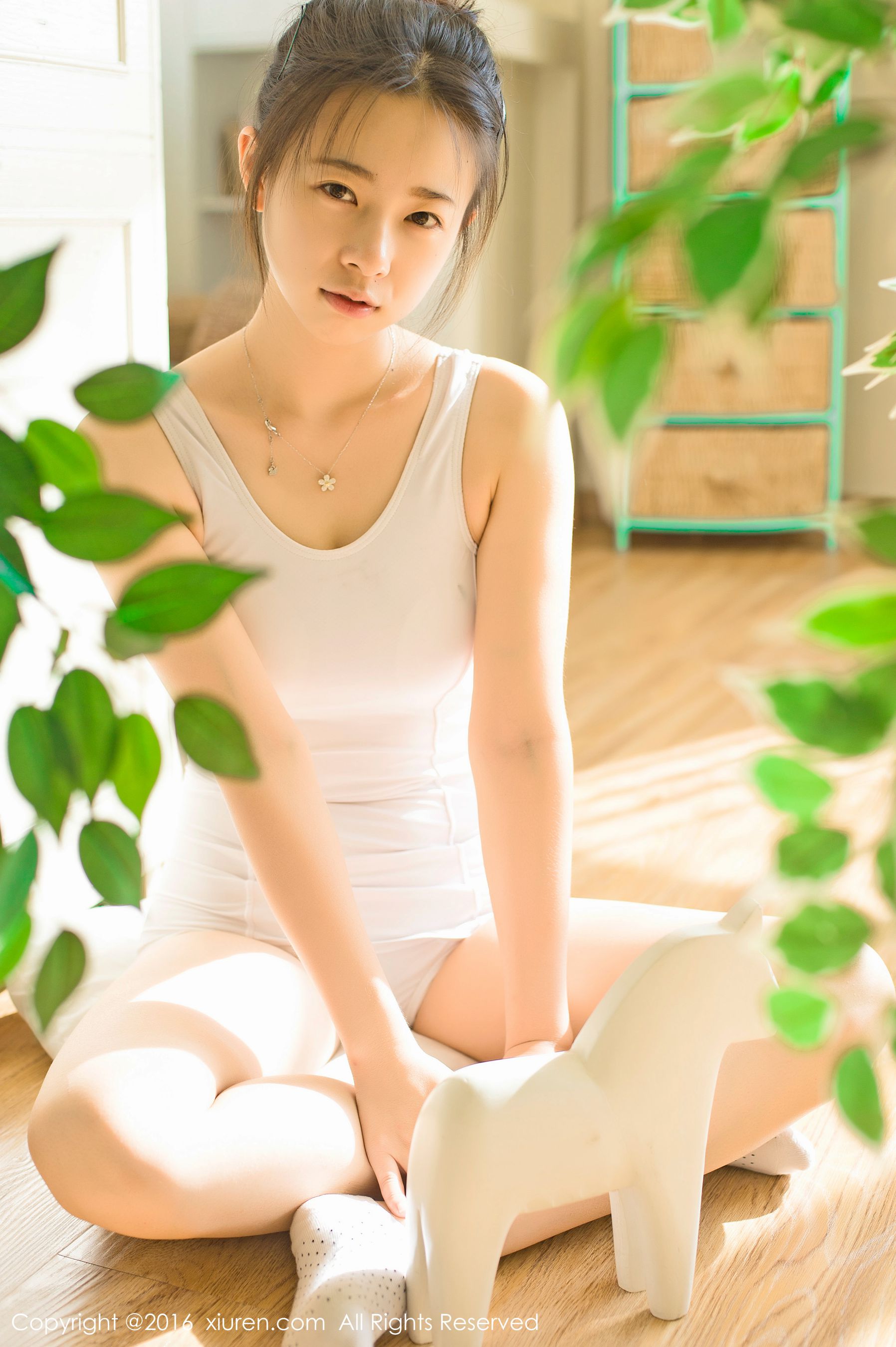 草莓zz(吴允芝)《清晨起床的智齿少女》 秀人网 No.641插图2