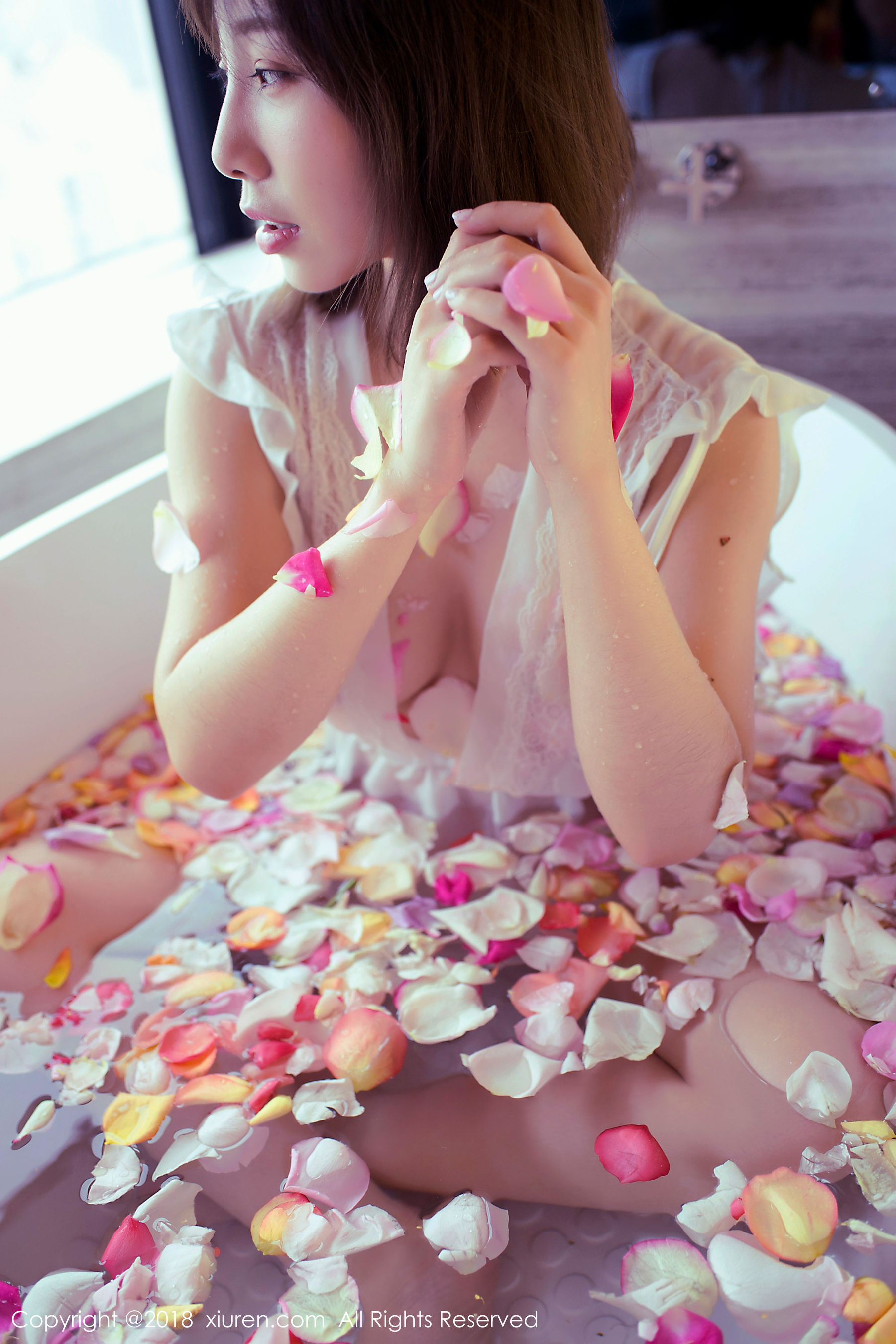 枝恩《短发百变大美女》 秀人网XIUREN No.981插图1