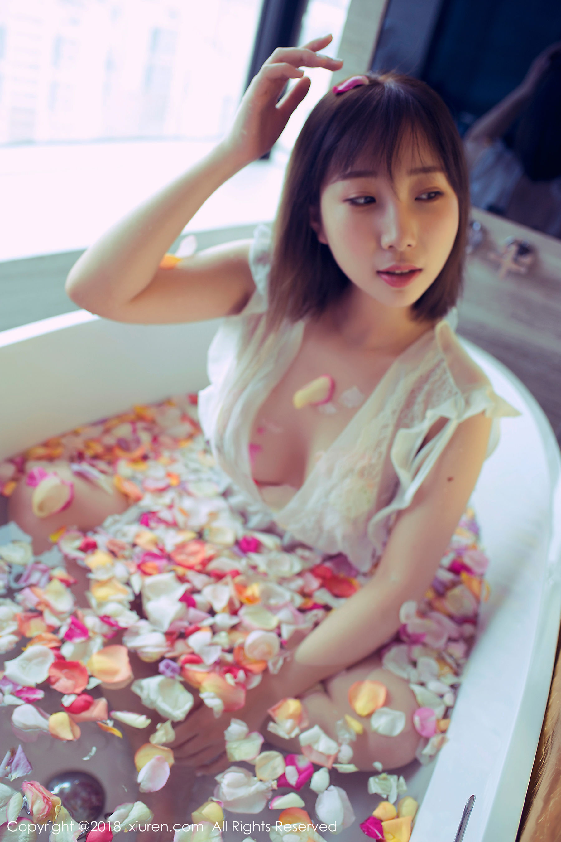 枝恩《短发百变大美女》 秀人网XIUREN No.981插图4