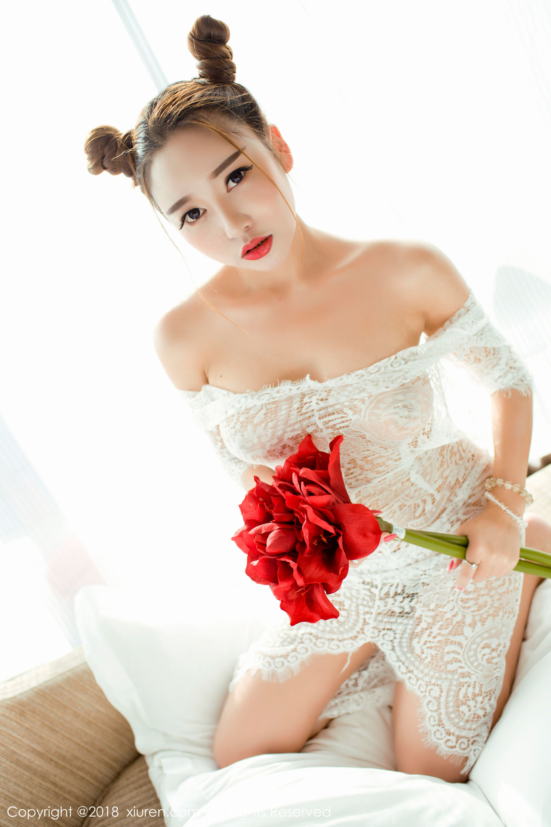 李梓熙《性感E罩杯巨乳美女》 秀人网XIUREN No.985插图3