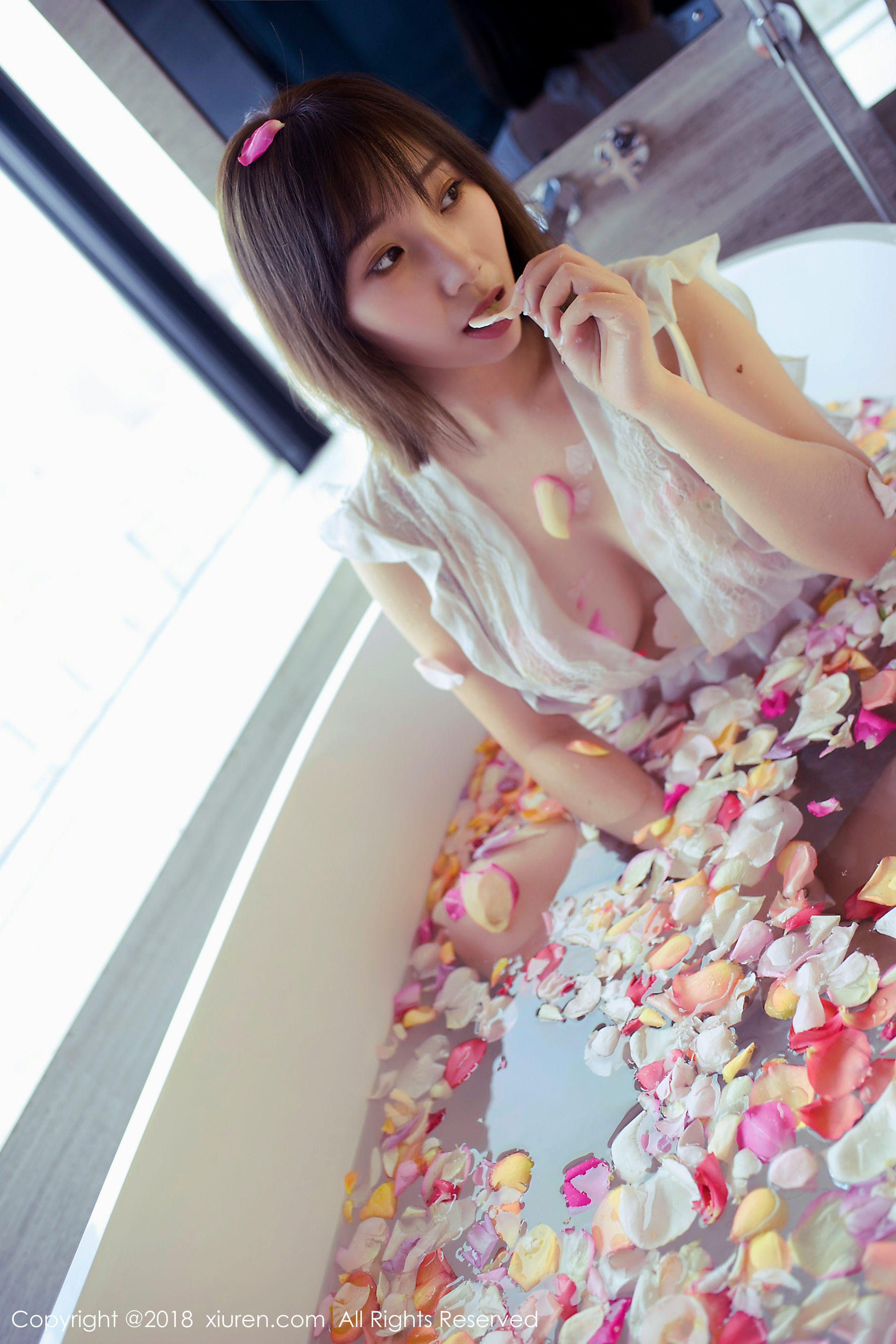 枝恩《短发百变大美女》 秀人网XIUREN No.981插图2