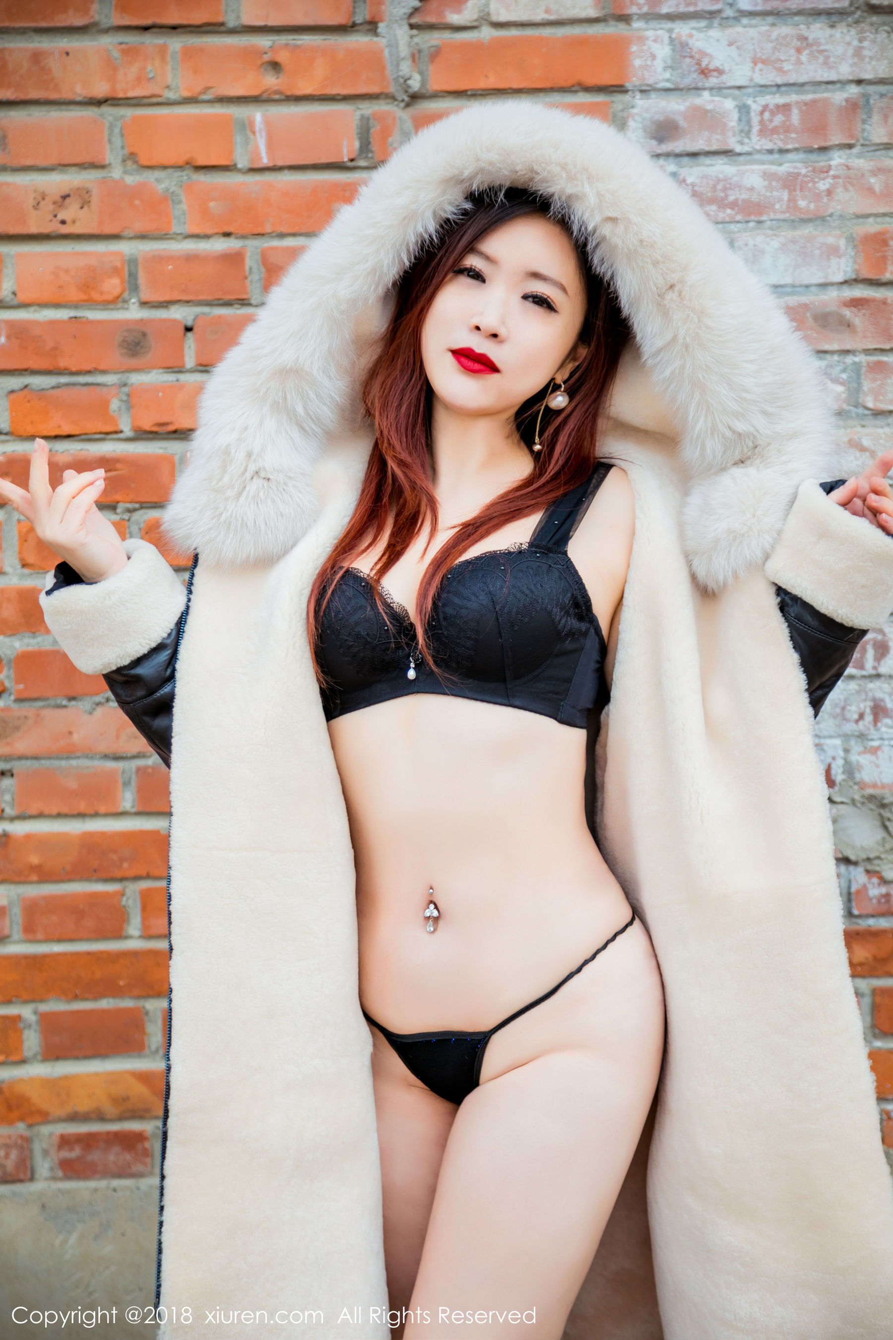 西希白兔《室外性感写真》 XiuRen 秀人网 No.953插图7