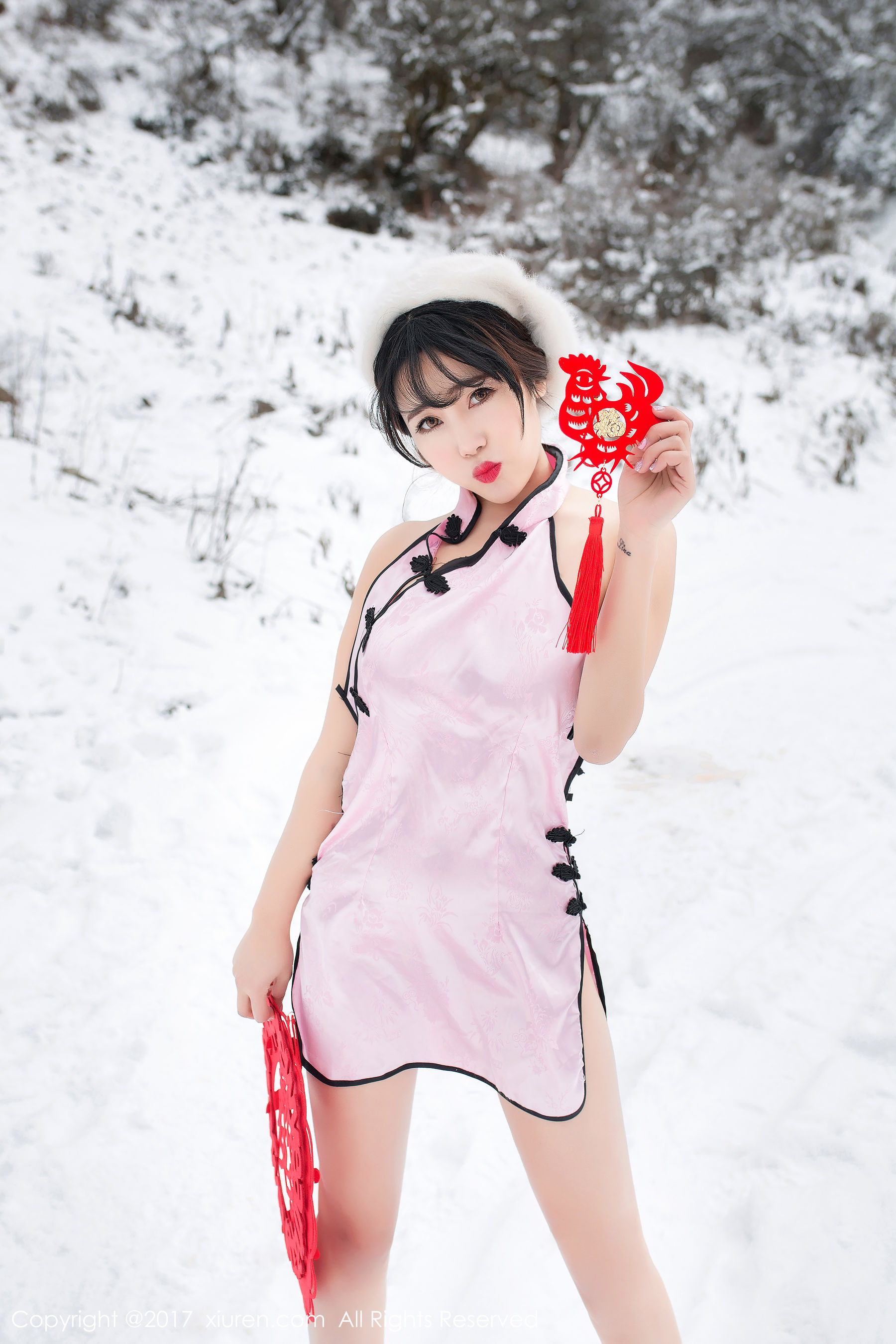 兜豆靓Youlina《新年贺岁》 秀人网XIUREN No.686插图7