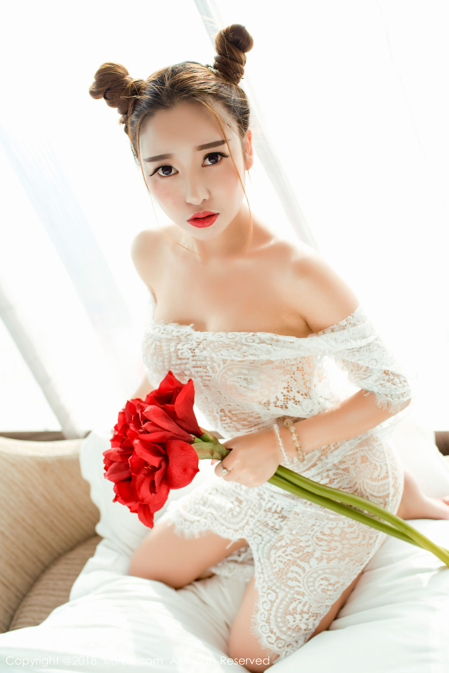 李梓熙《性感E罩杯巨乳美女》 秀人网XIUREN No.985插图4