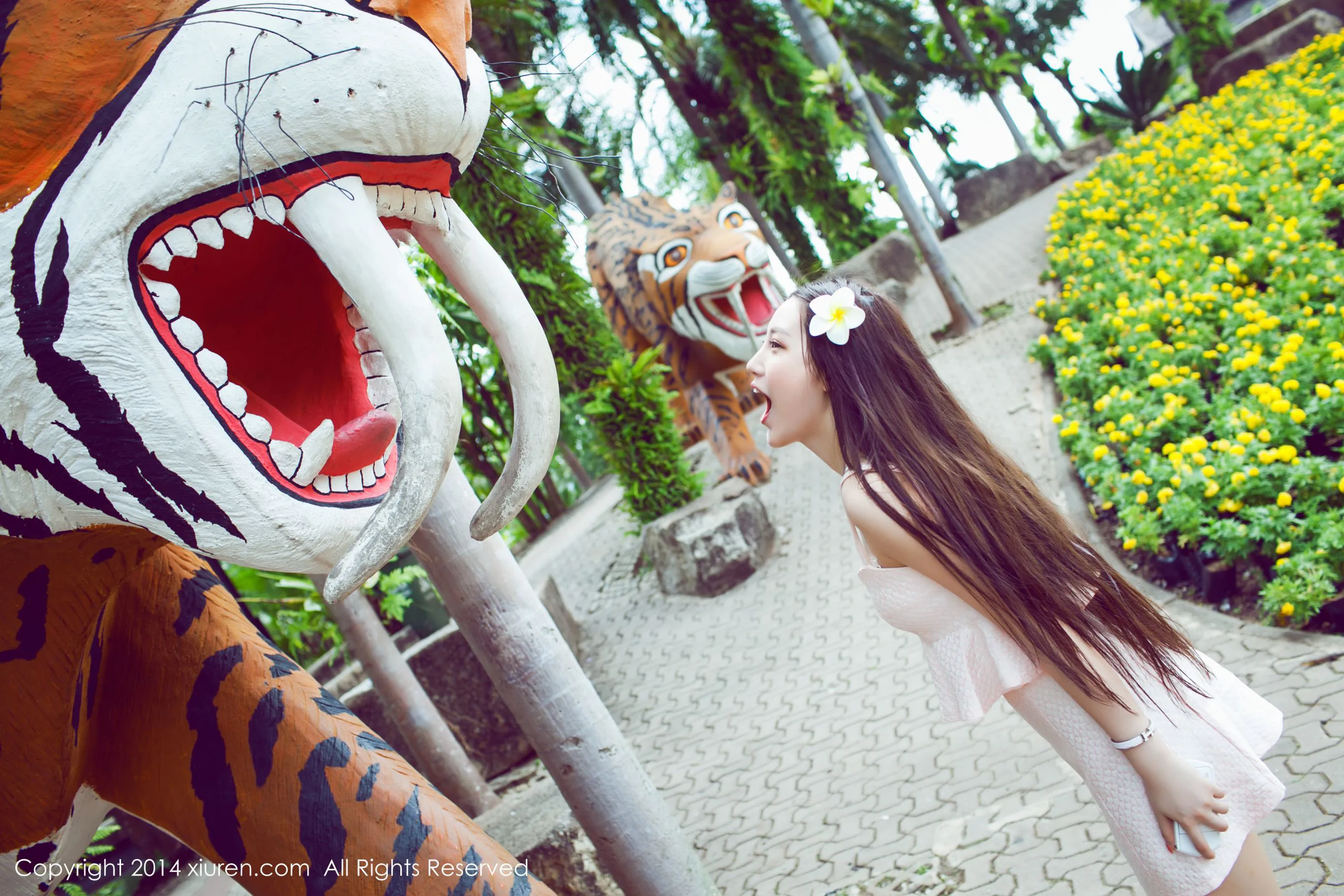 女神刘奕宁Lynn泰国街拍 秀人网 No.139插图2