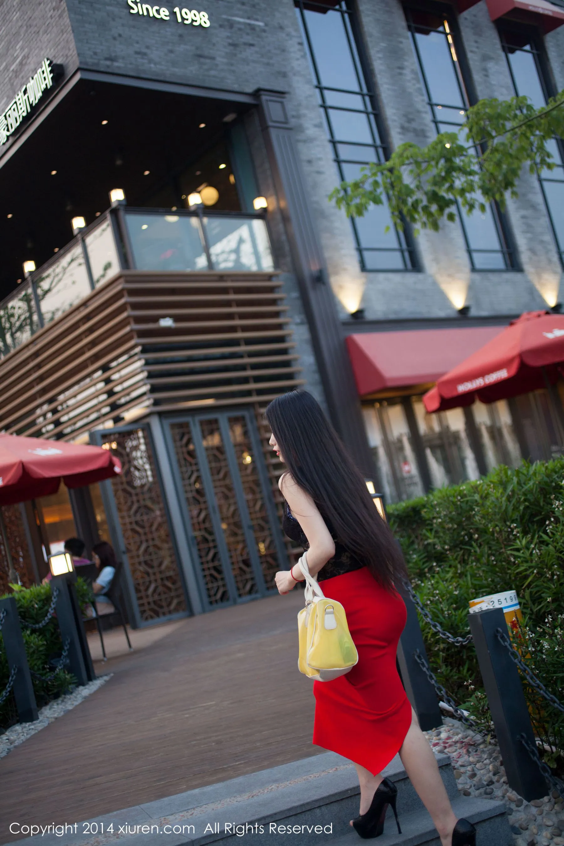 战姝羽Zina《翘臀无敌》 秀人网 No.128插图2