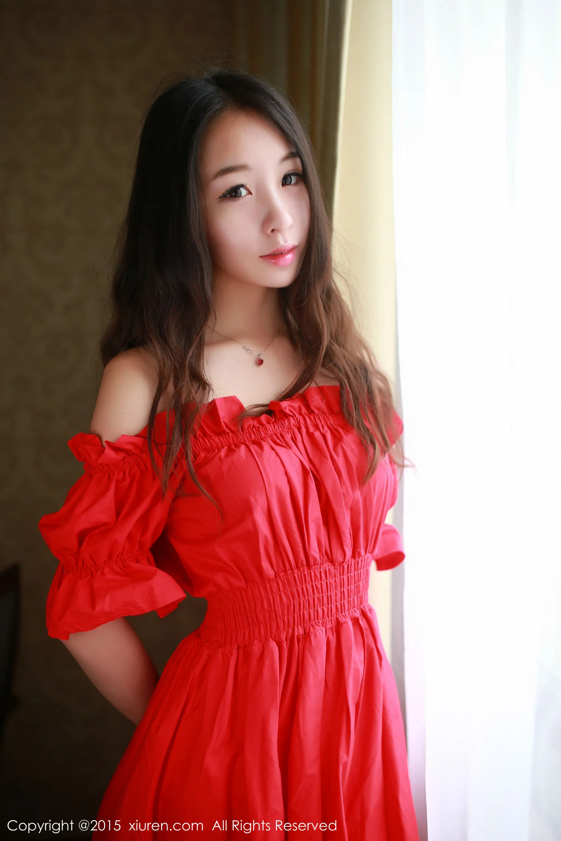 梓萱Crystal《连衣裙+热裤+网袜制服》 秀人网 No.347插图3