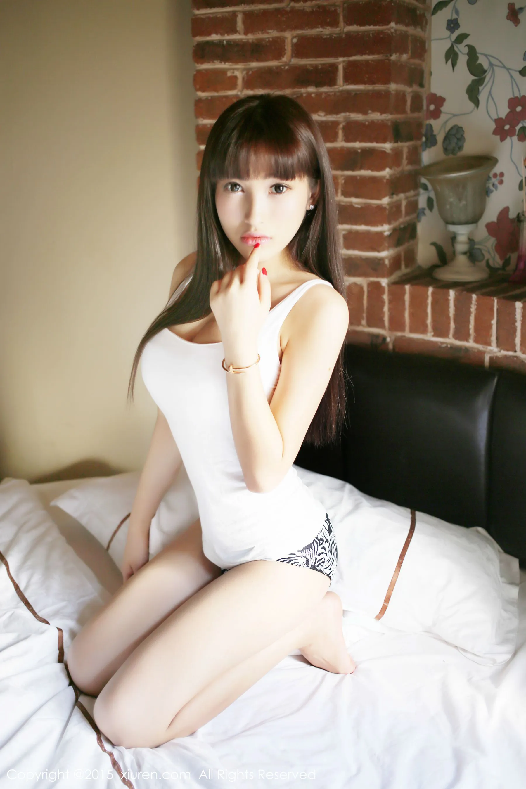 Nic妮可可《白色小背心+护士装》 秀人网 No.389插图4