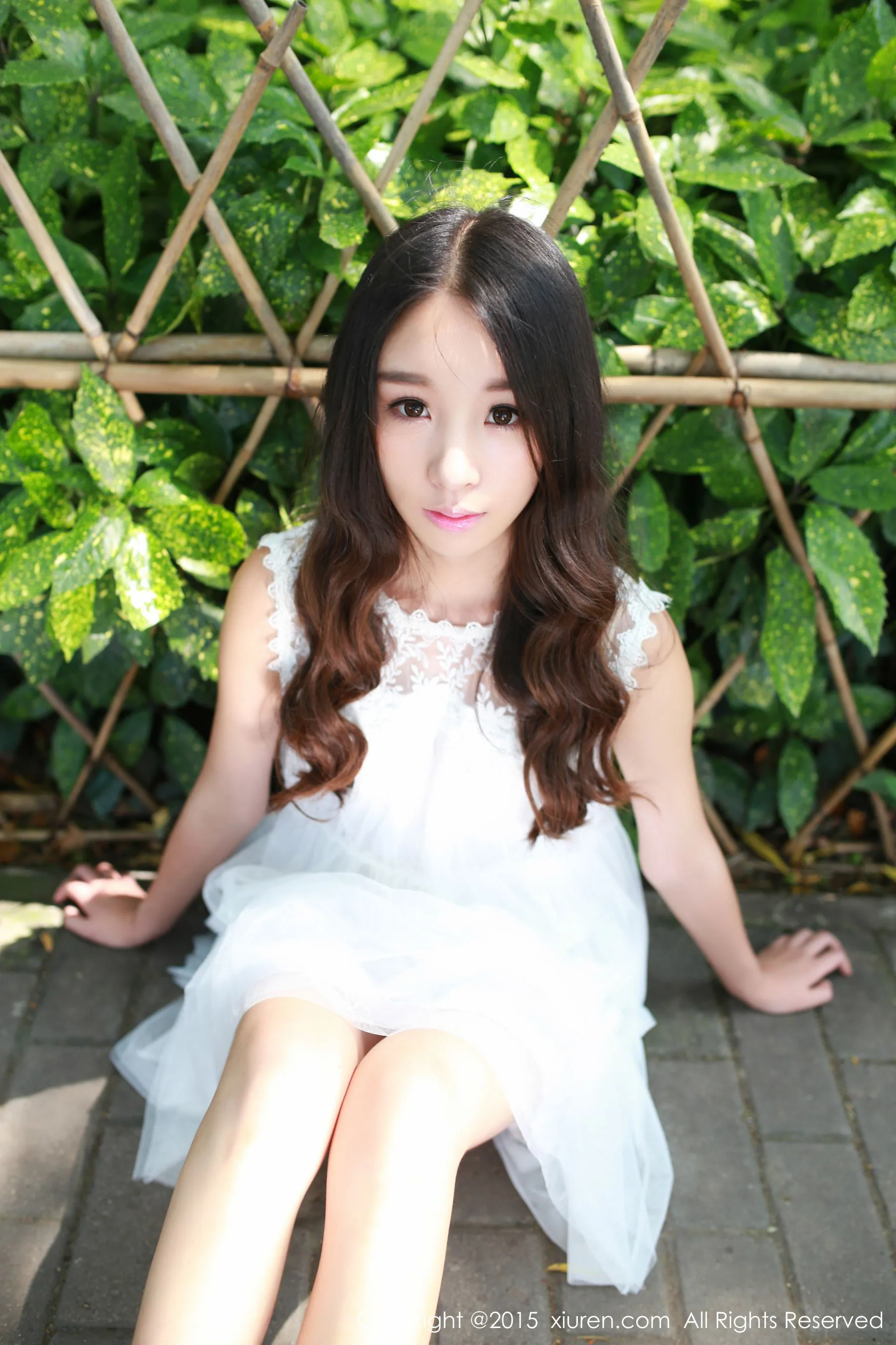 梓萱Crystal《小清新外拍~ 野外露出》 秀人网 No.371插图3