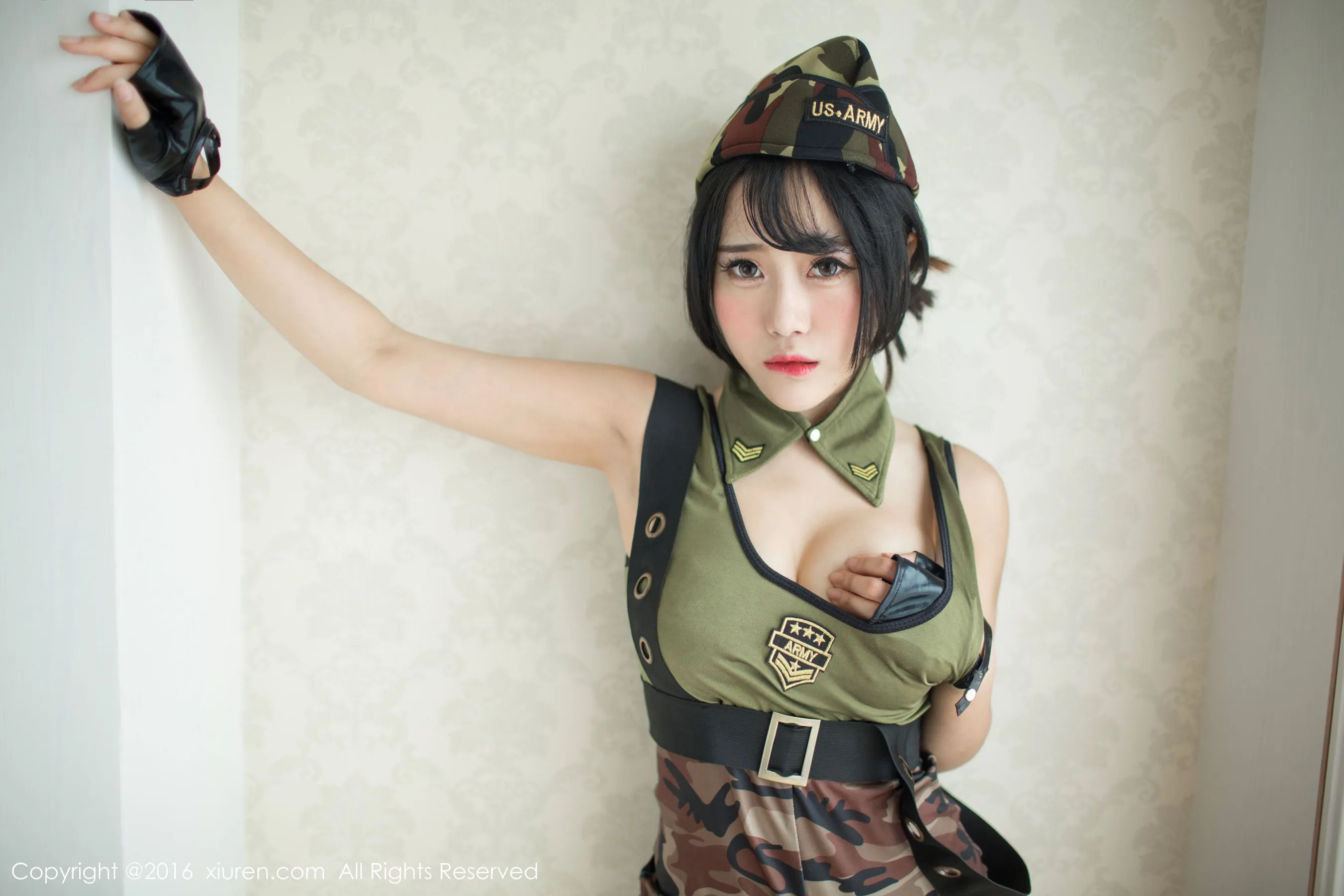 兜豆靓Youlina《迷彩服+浴室系列》 秀人网 No.519插图7