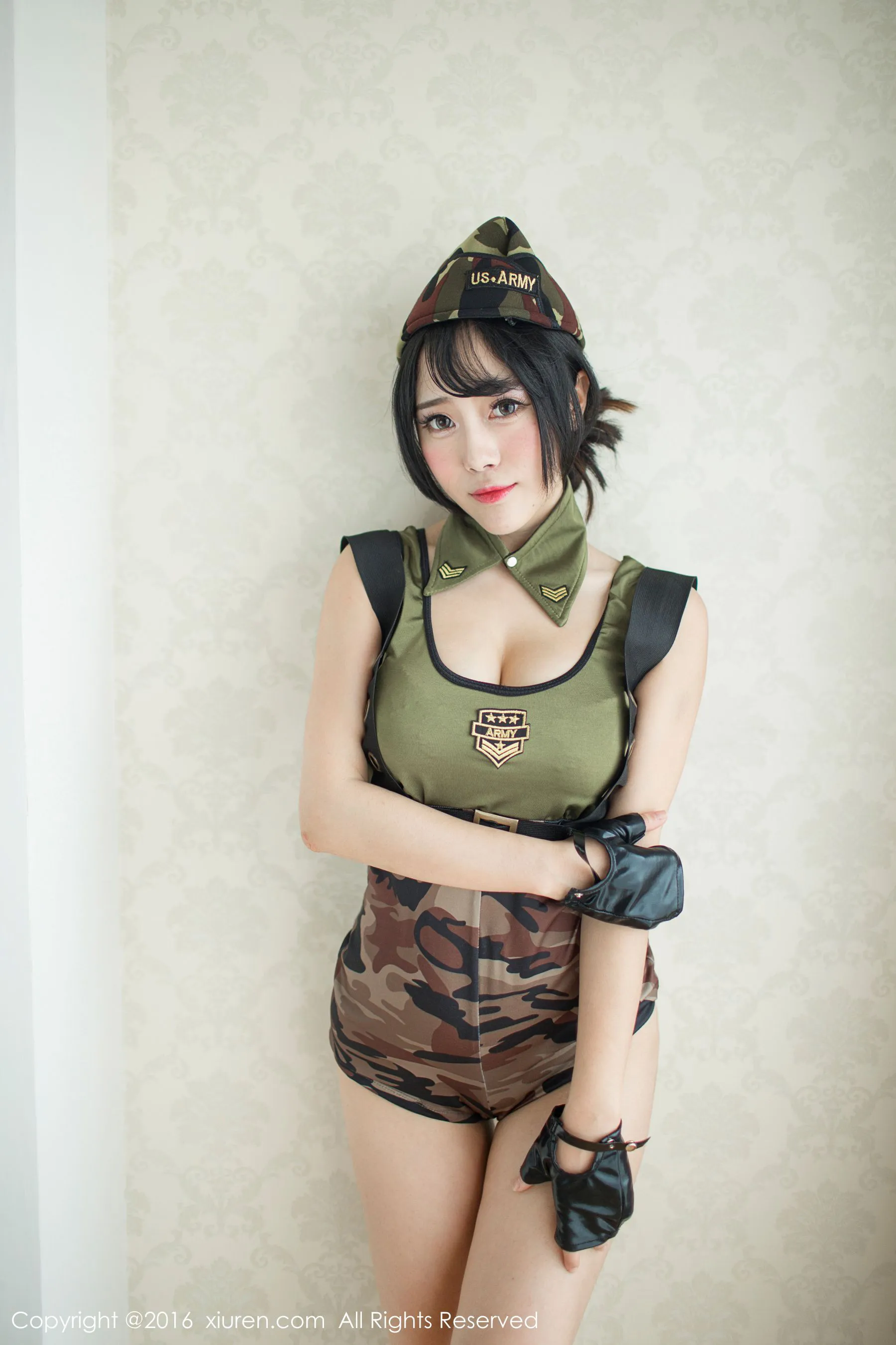 兜豆靓Youlina《迷彩服+浴室系列》 秀人网 No.519插图5