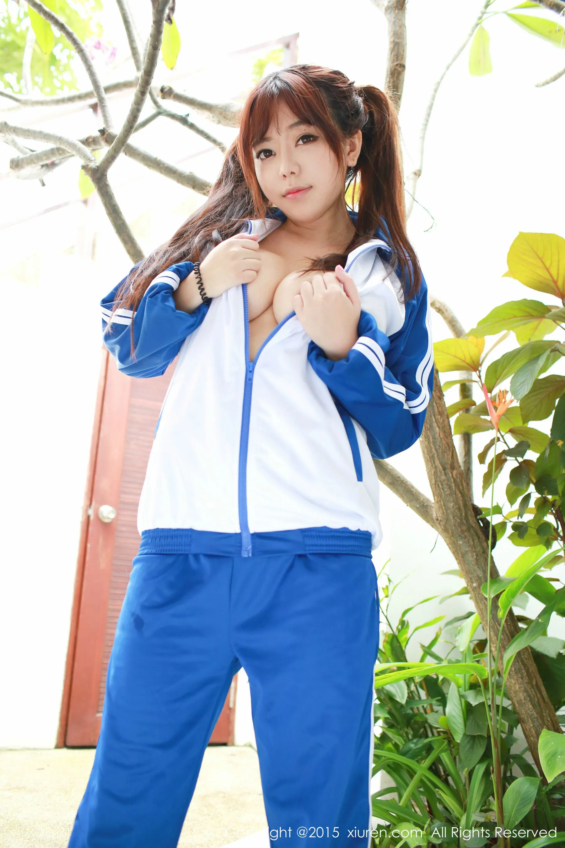 刘飞儿Faye《校服诱惑+比基尼》 秀人网 No.430插图3