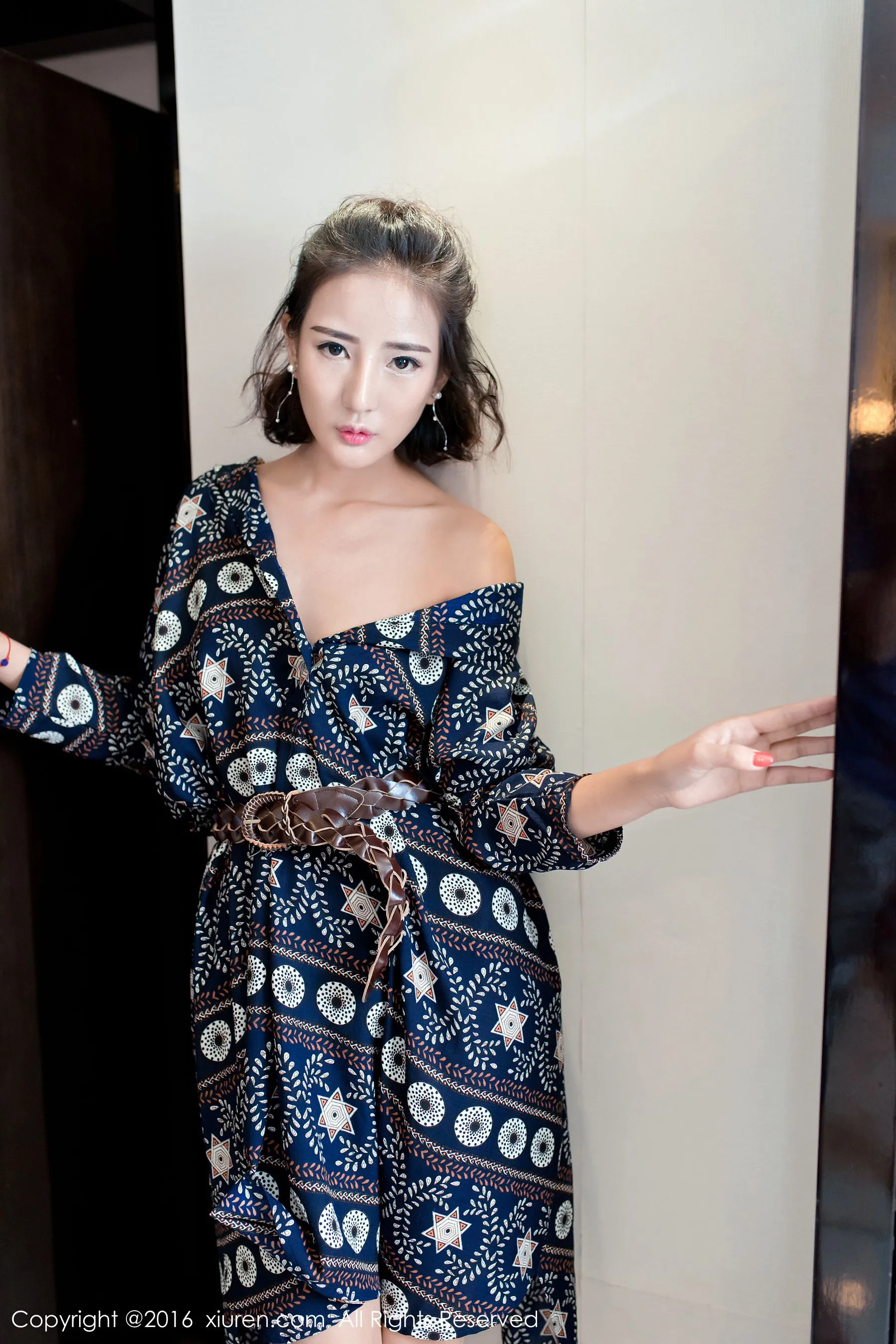 梅哥《集性感、时尚、丝袜美腿一身的秀气妹子》 秀人网 No.561插图7