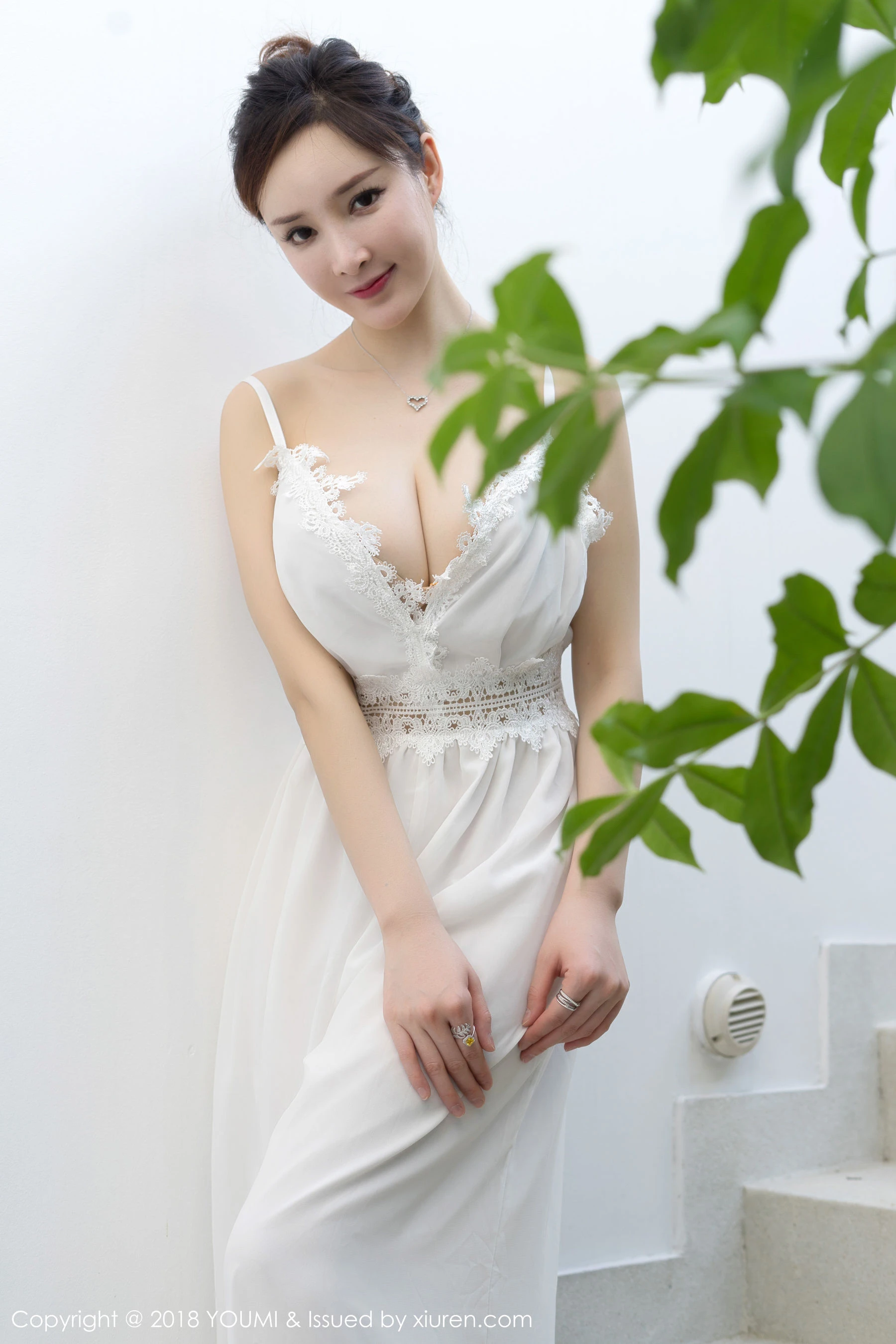 土肥圆矮挫丑黑穷《丝袜魅惑》 尤蜜荟YouMi Vol.168插图7