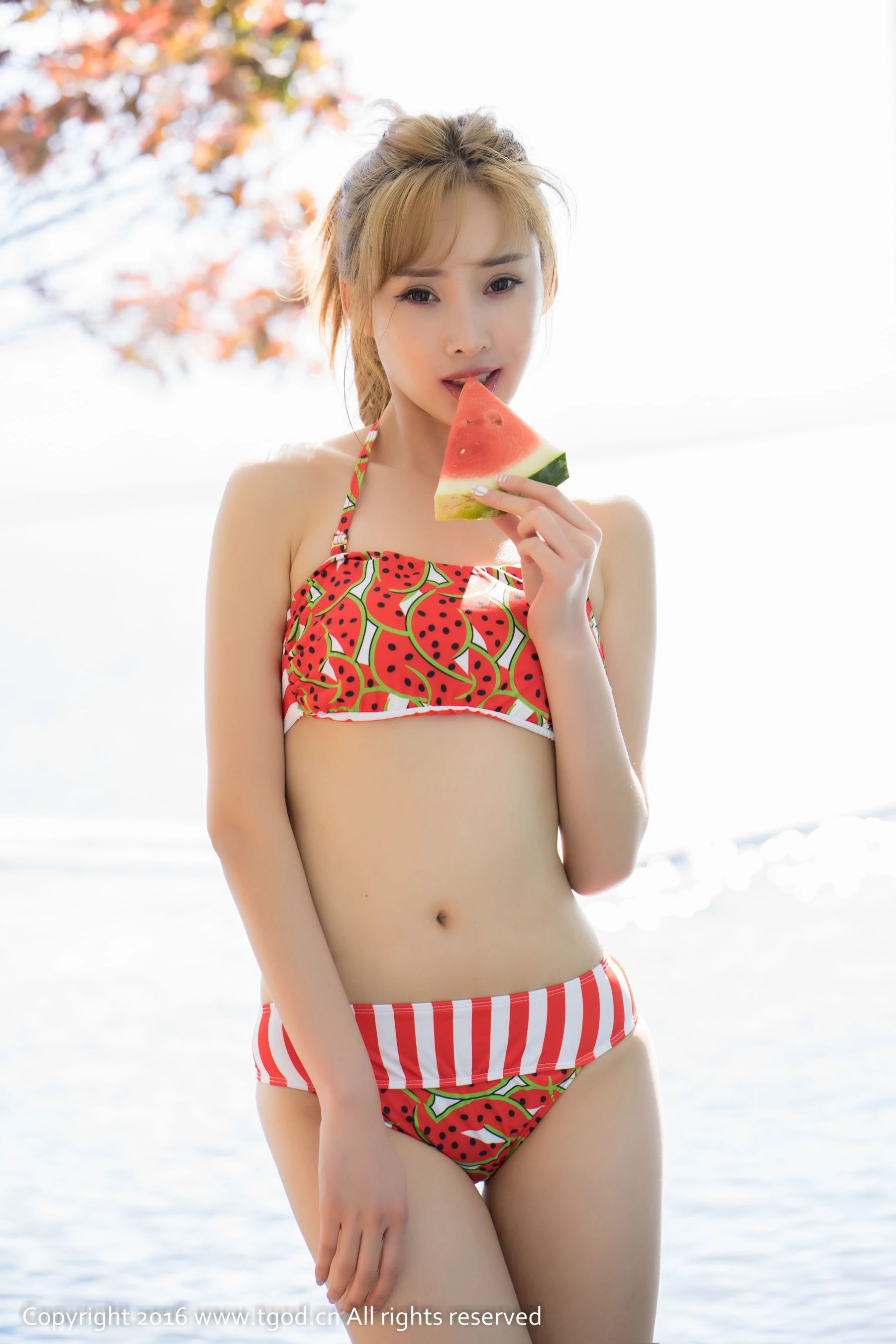 土肥圆矮《大理旅拍》大胆外拍 推女神/尤蜜荟|图集秀