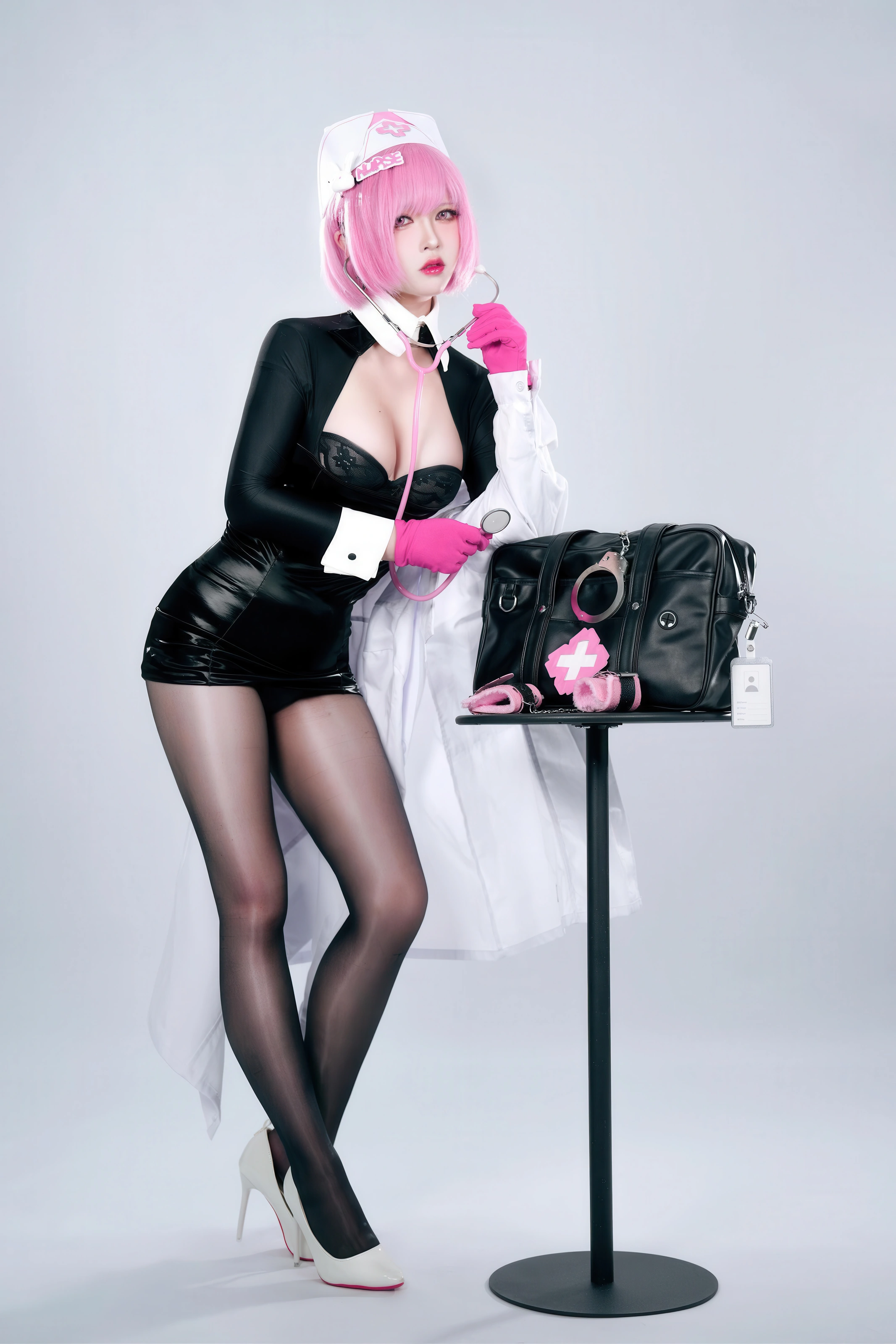 半半子 – 王医生 [56P]插图2