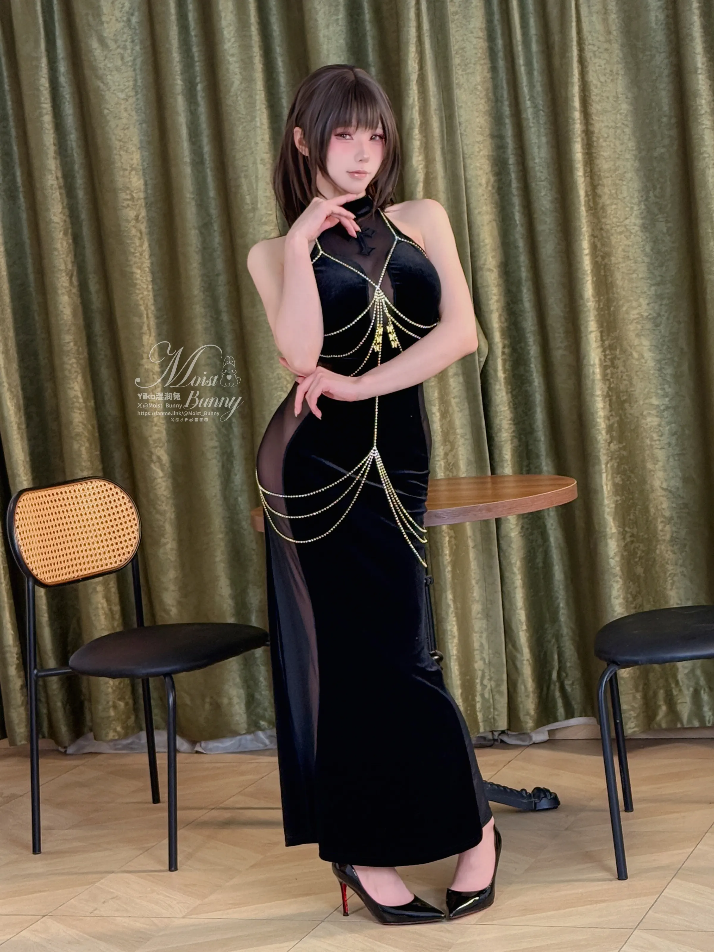 咬一口兔娘(黏黏团子兔) – 黑色丽花 [34P]插图2