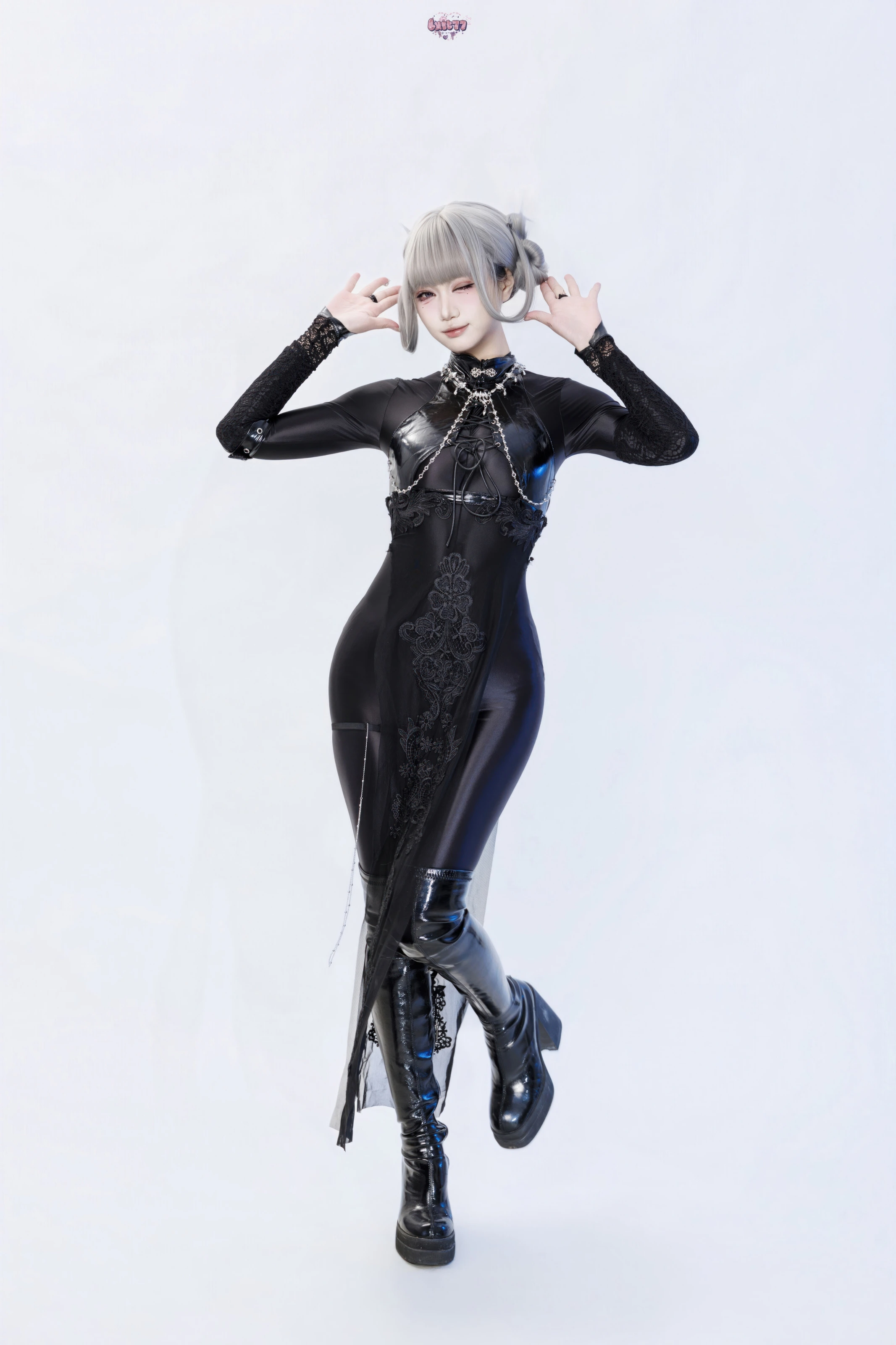 柒柒要乖哦 – 黑靡烟旗袍 [108P]插图1