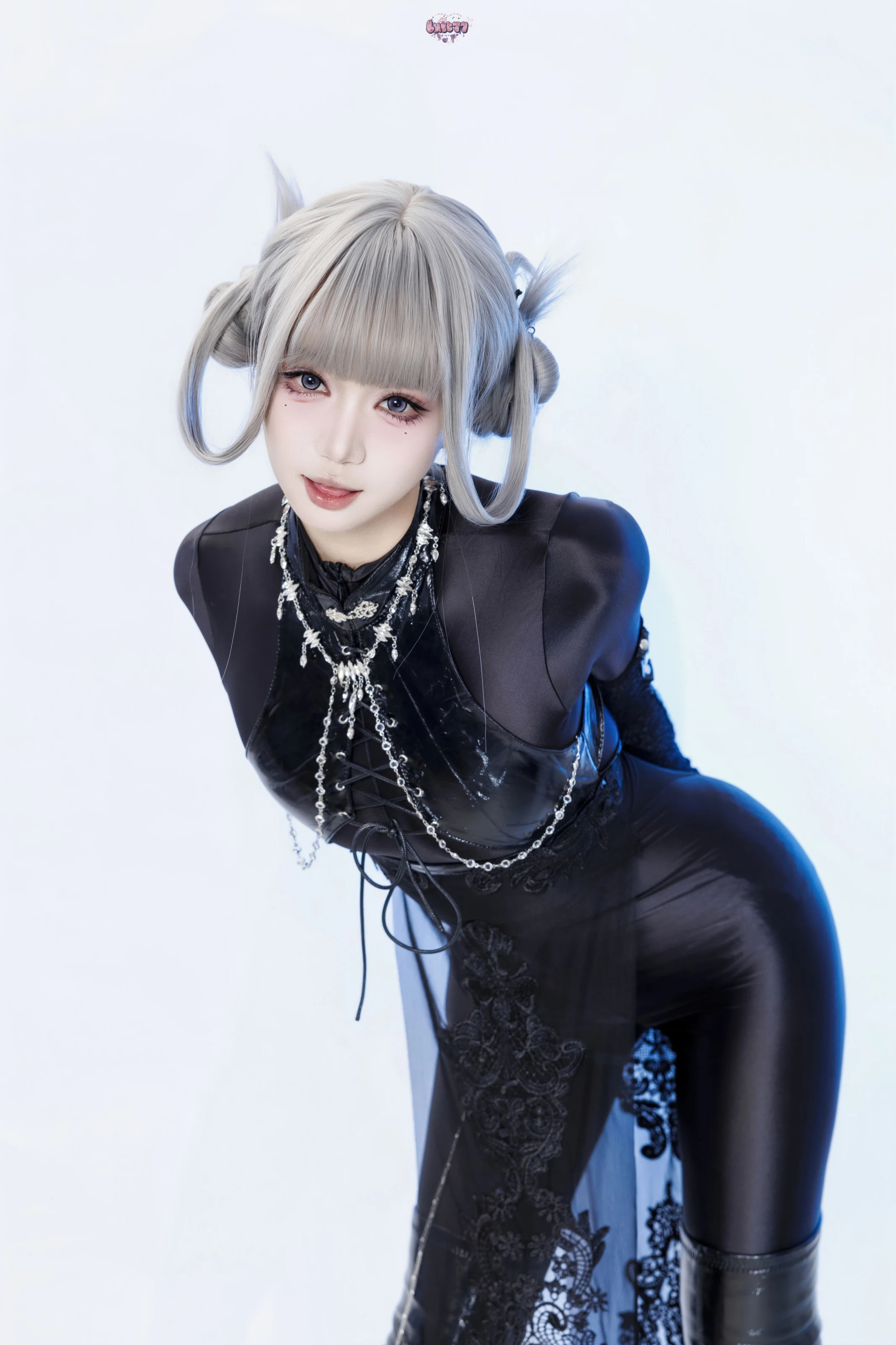 柒柒要乖哦 – 黑靡烟旗袍 [108P]插图4