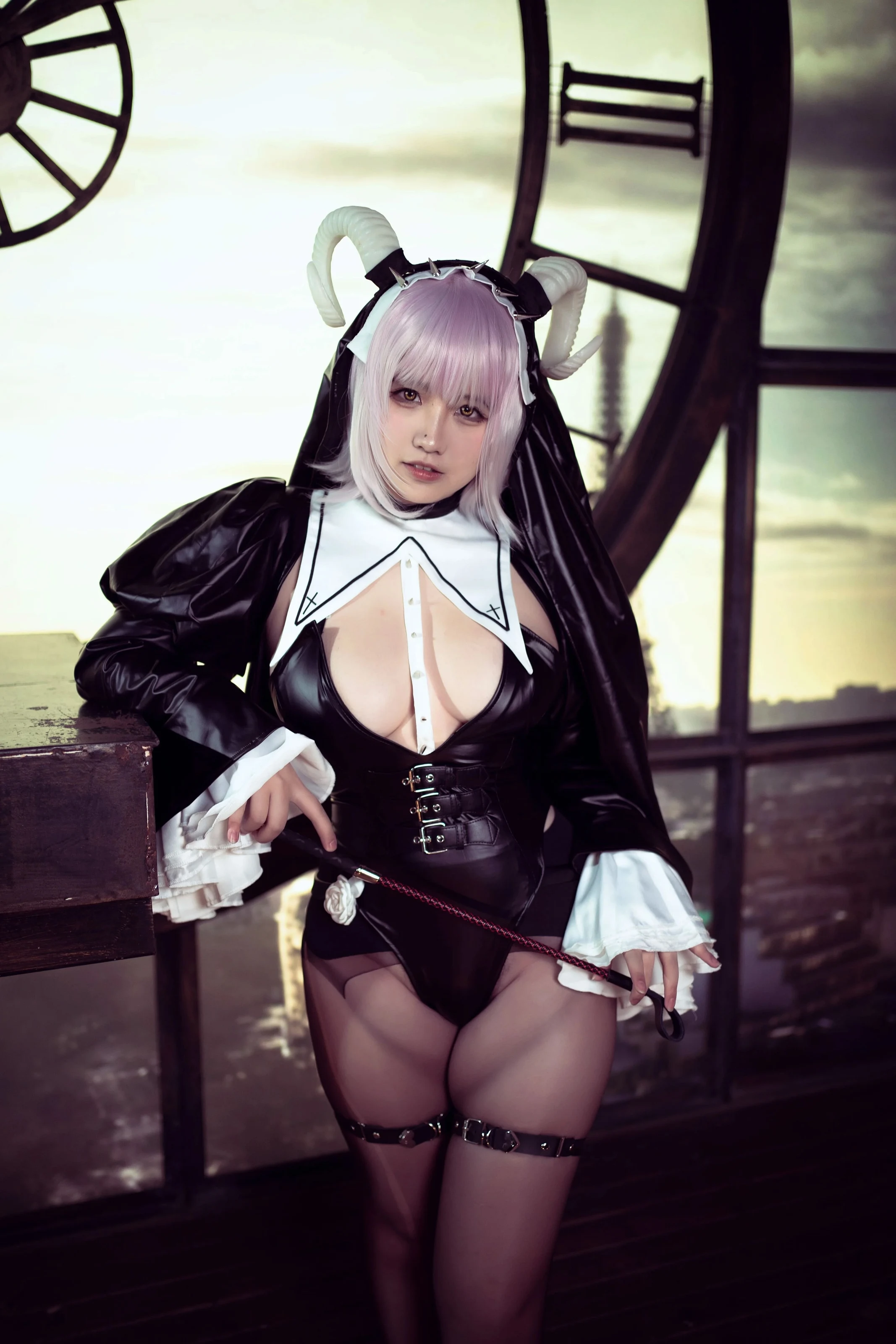 阿半今天很开心 – 开裆裤恶魔 [75P]插图1