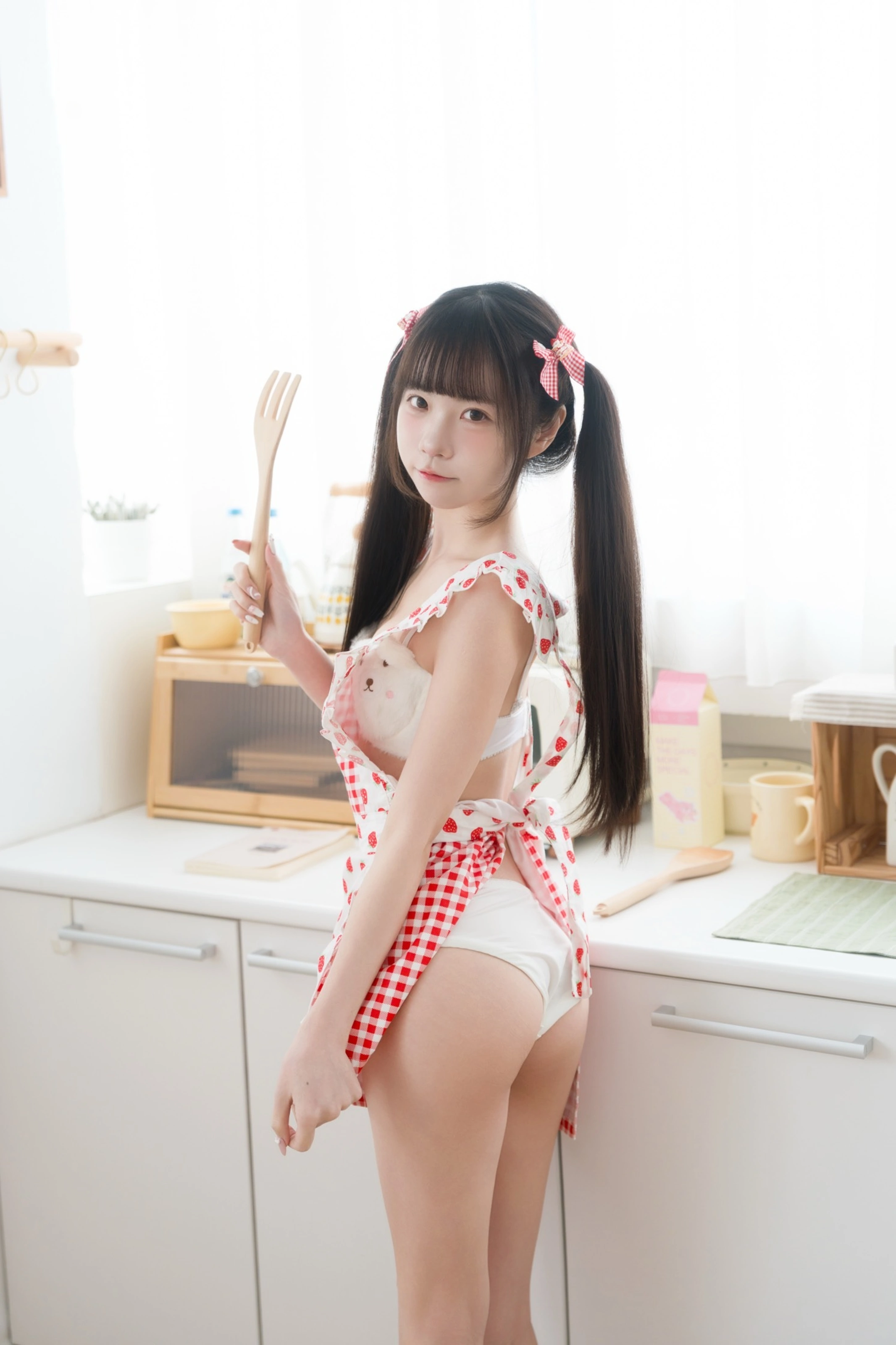 可可小白兔 – 生日限定 一起做蛋糕吗 [77P]插图1