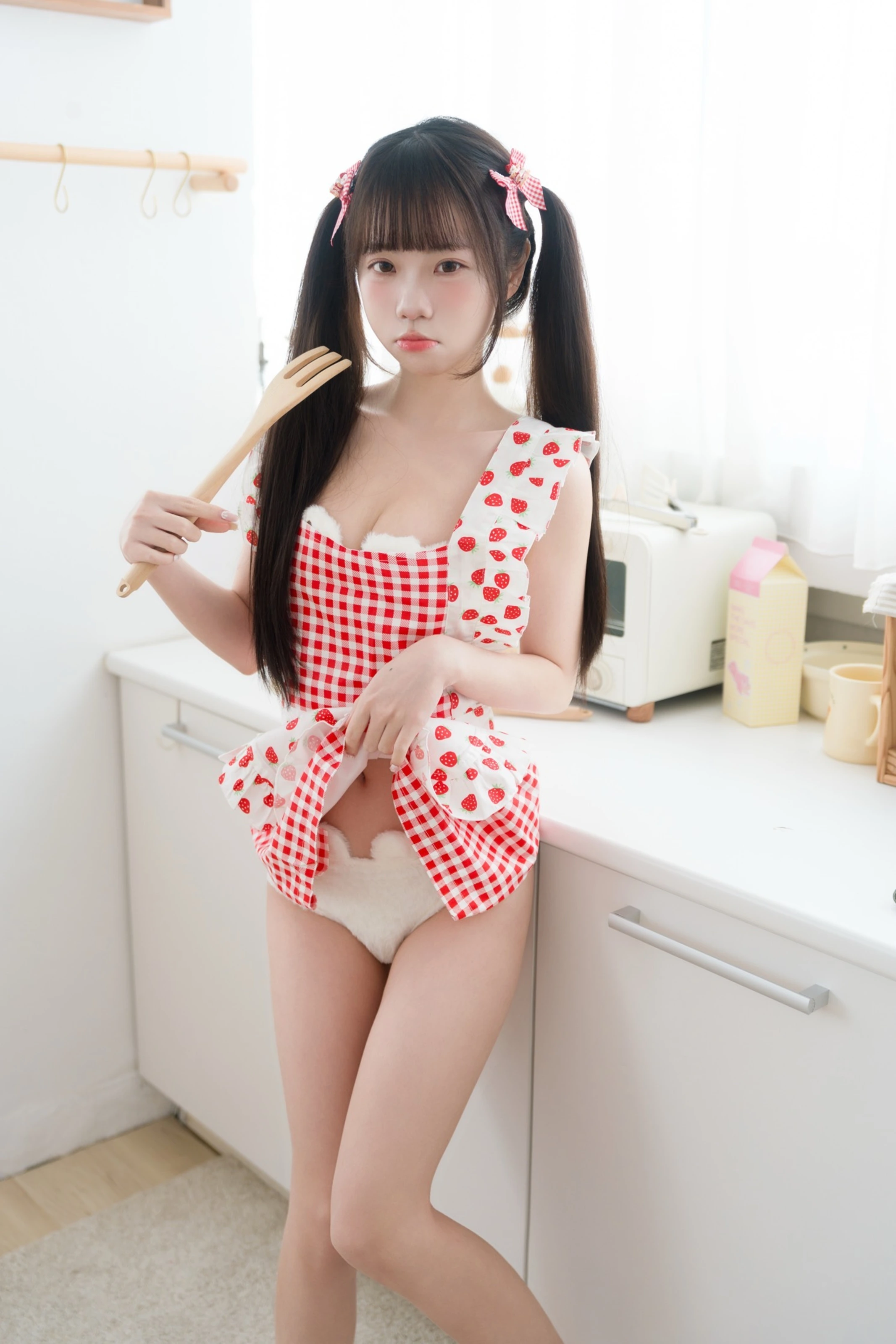 可可小白兔 – 生日限定 一起做蛋糕吗 [77P]插图4