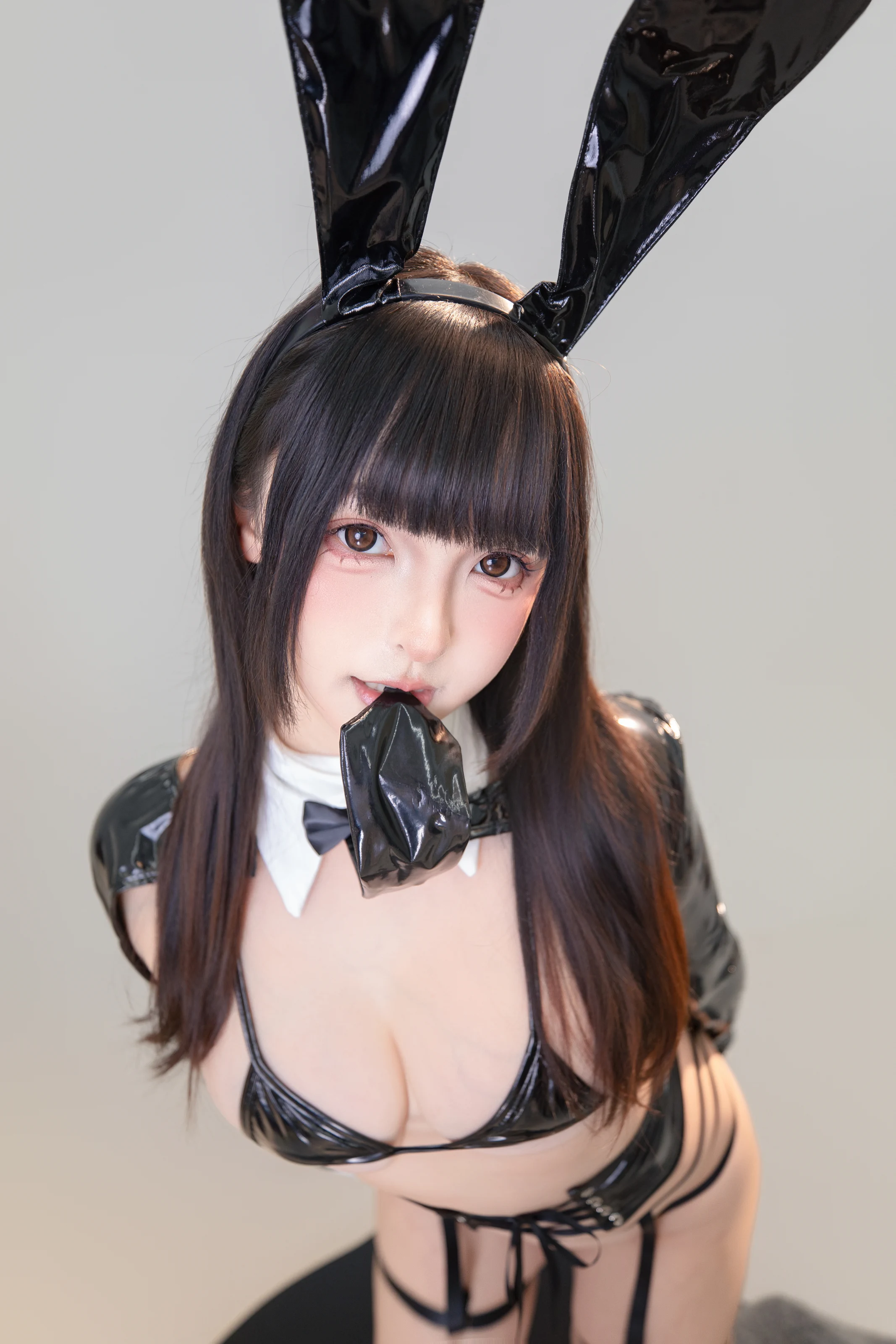神楽坂真冬 – 黑胶兔娘 [75P]插图2