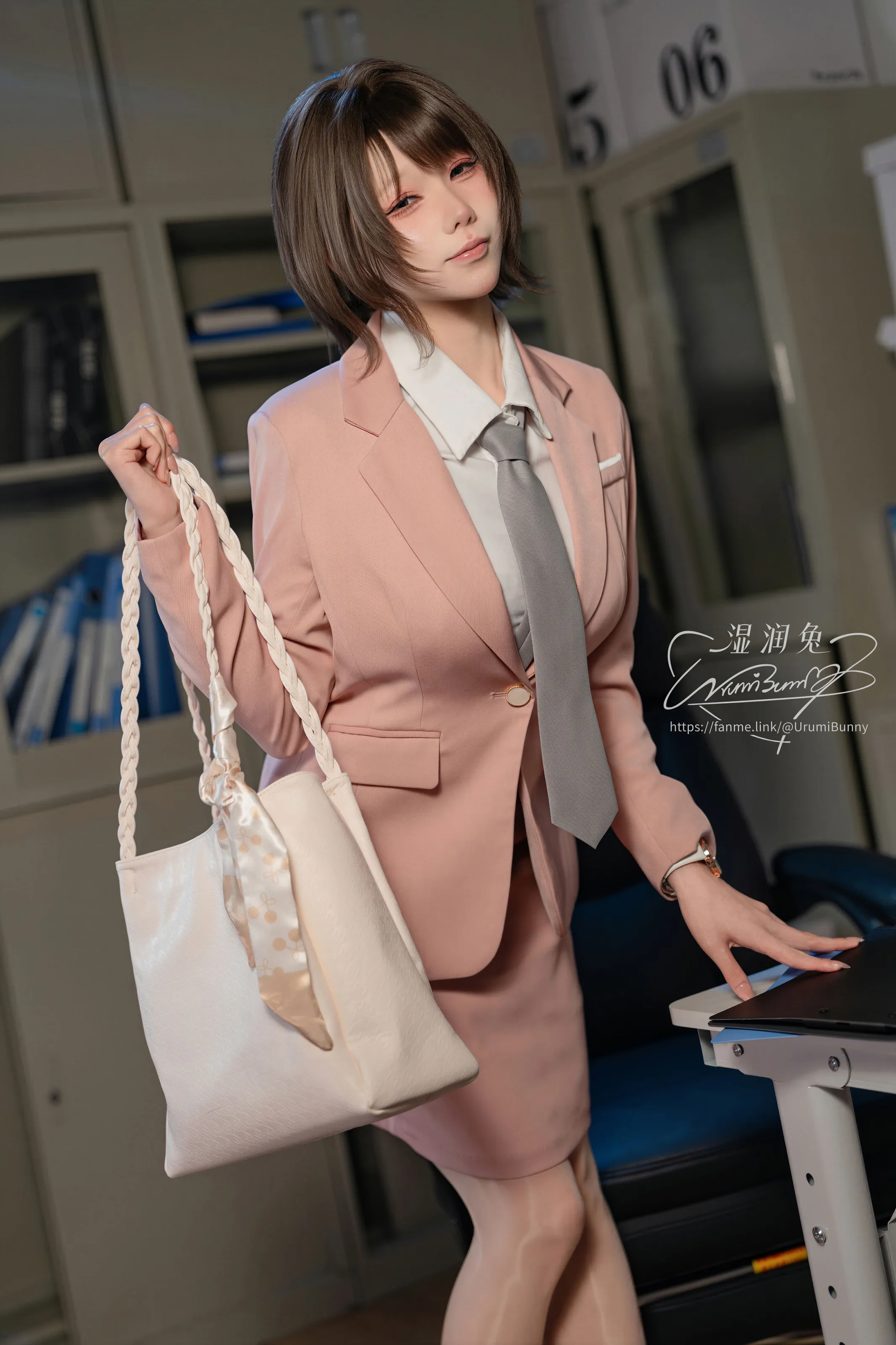 咬一口兔娘(黏黏团子兔) – 2026年08月作品 职场新人无惨 上篇 [118P]插图5