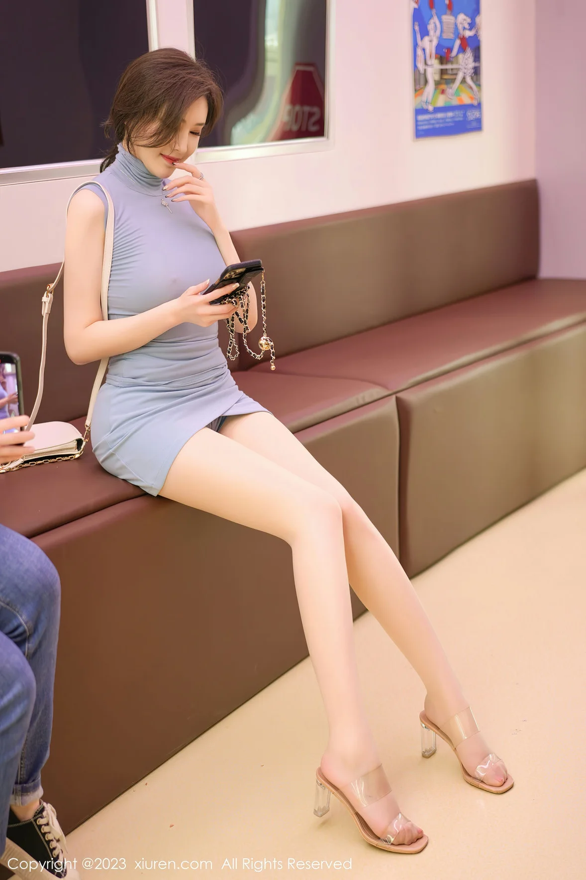 XiuRen 秀人 No.6888 Carol周妍希 地铁场景拍摄性感写真 [72P]插图4