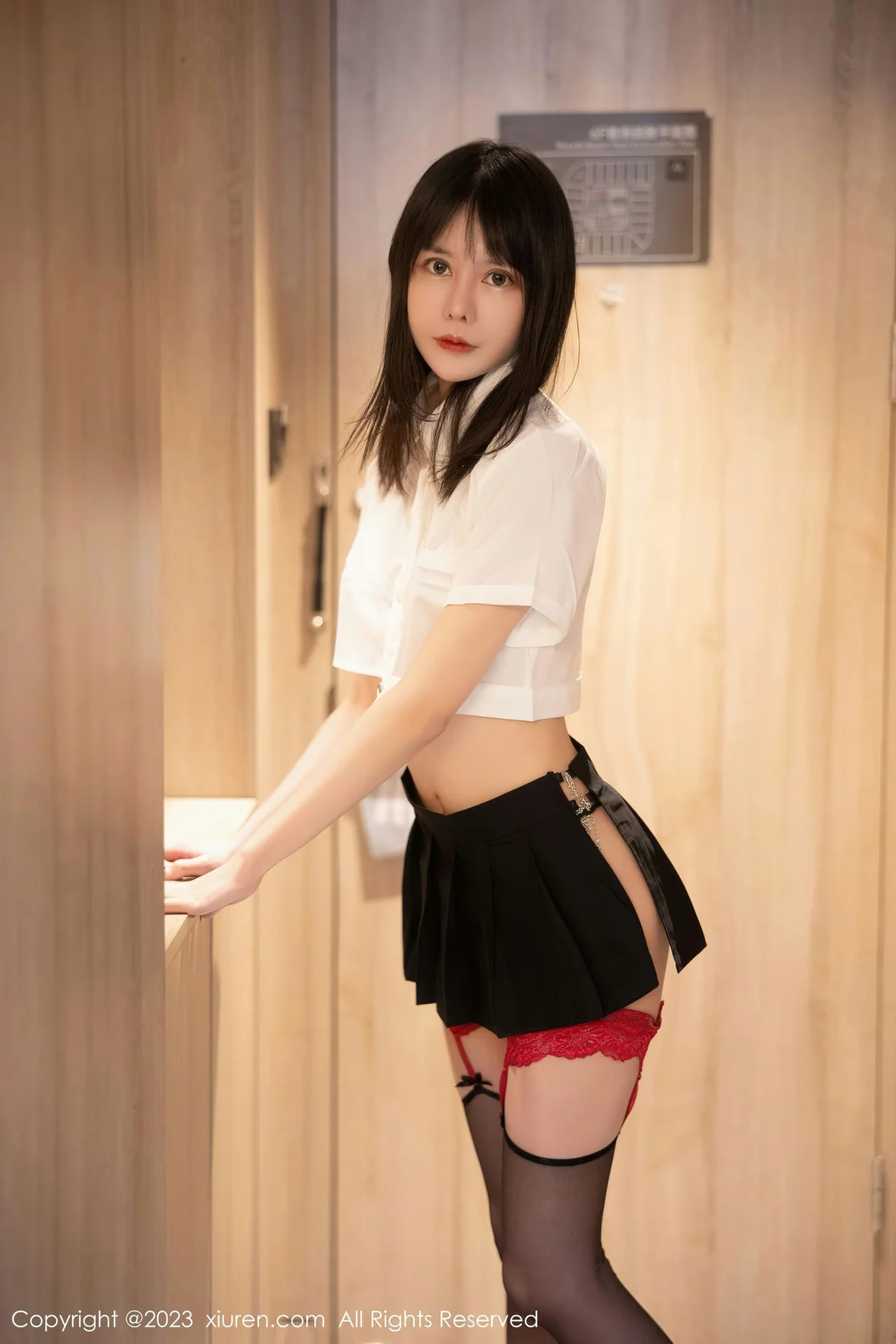 XiuRen 秀人 No.6862 甜佳佳 诱人短裙性感写真 [81P]插图5