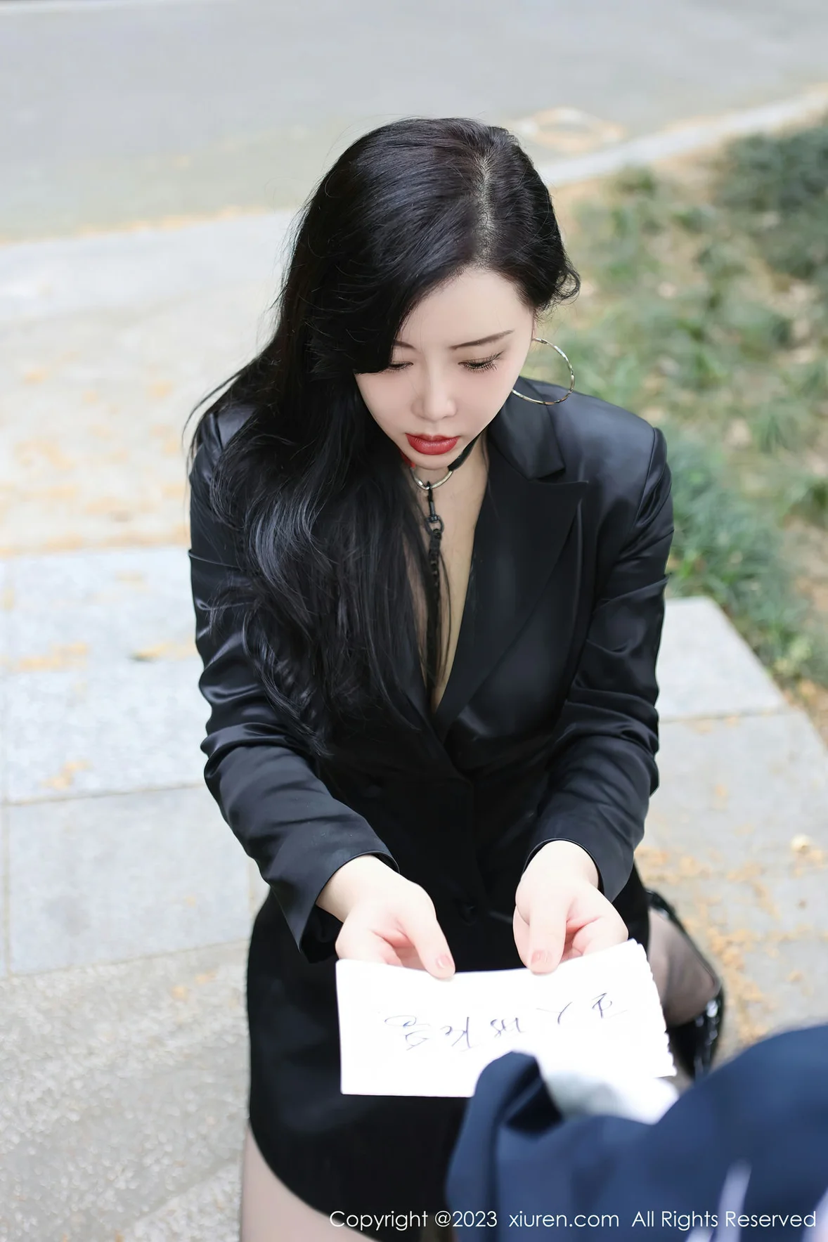 XiuRen 秀人 No.6950 王婉悠Queen 户外sm性感写真 [84P]插图3