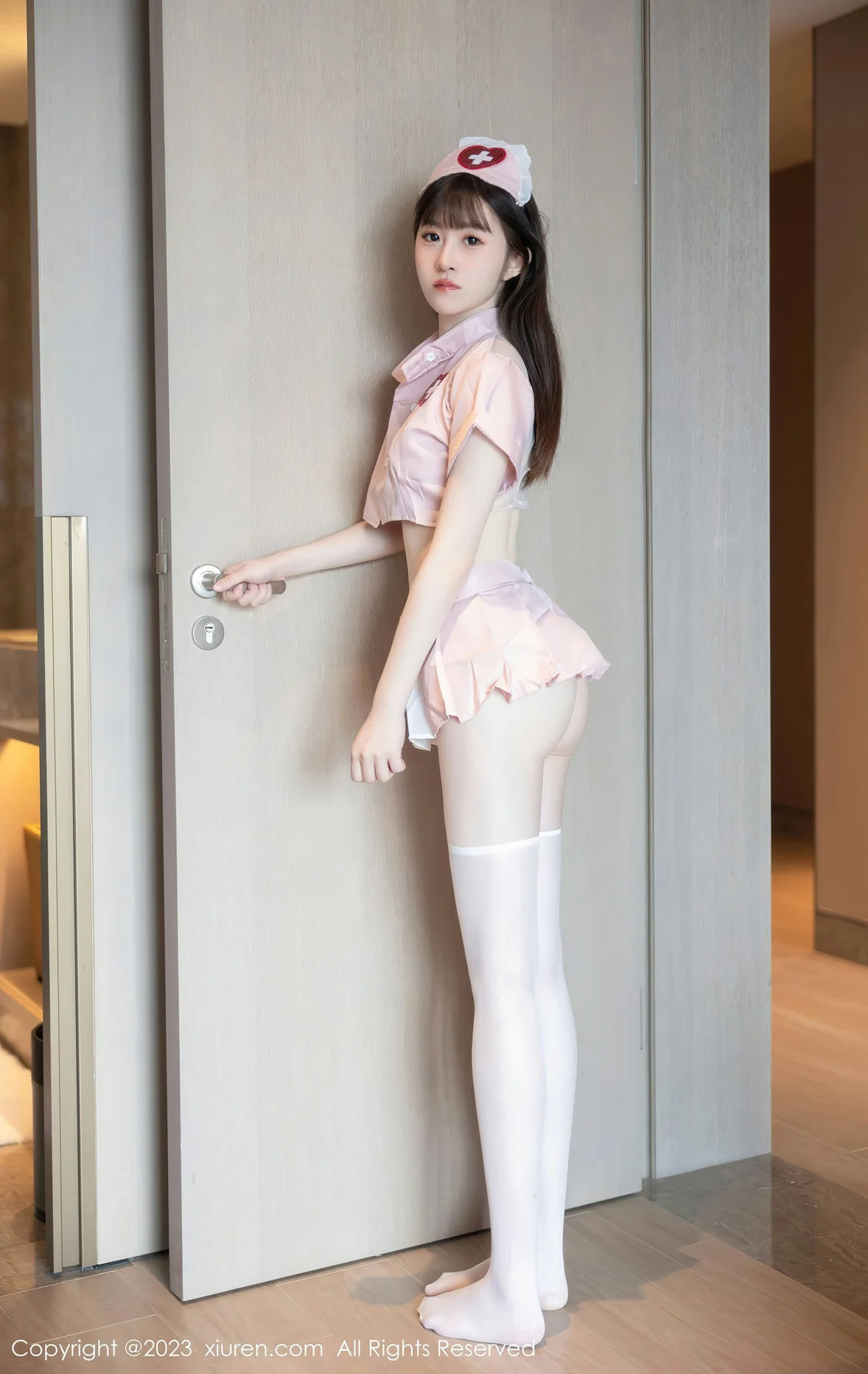 XiuRen 秀人 No.7090 林悠悠 情趣护士性感写真 [80P]插图1