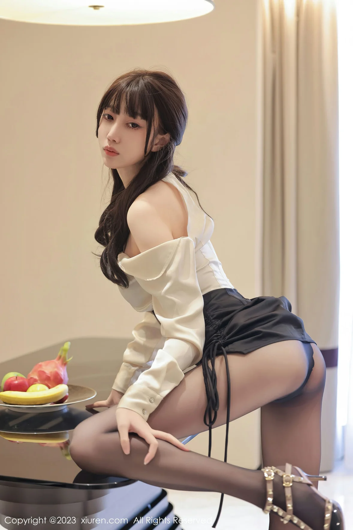 XiuRen 秀人 No.6929 玥儿玥er 魅惑黑丝广州旅拍 [69P]插图1