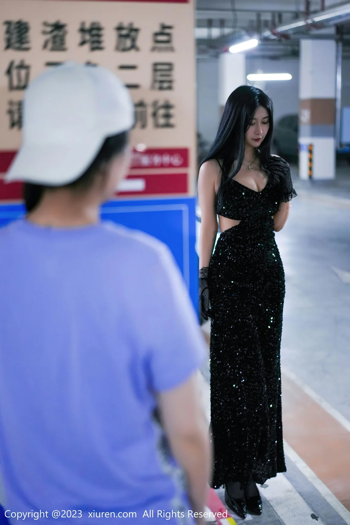 XiuRen 秀人 No.6881 laura阿姣 停车场尾随主题性感写真 [70P]插图2